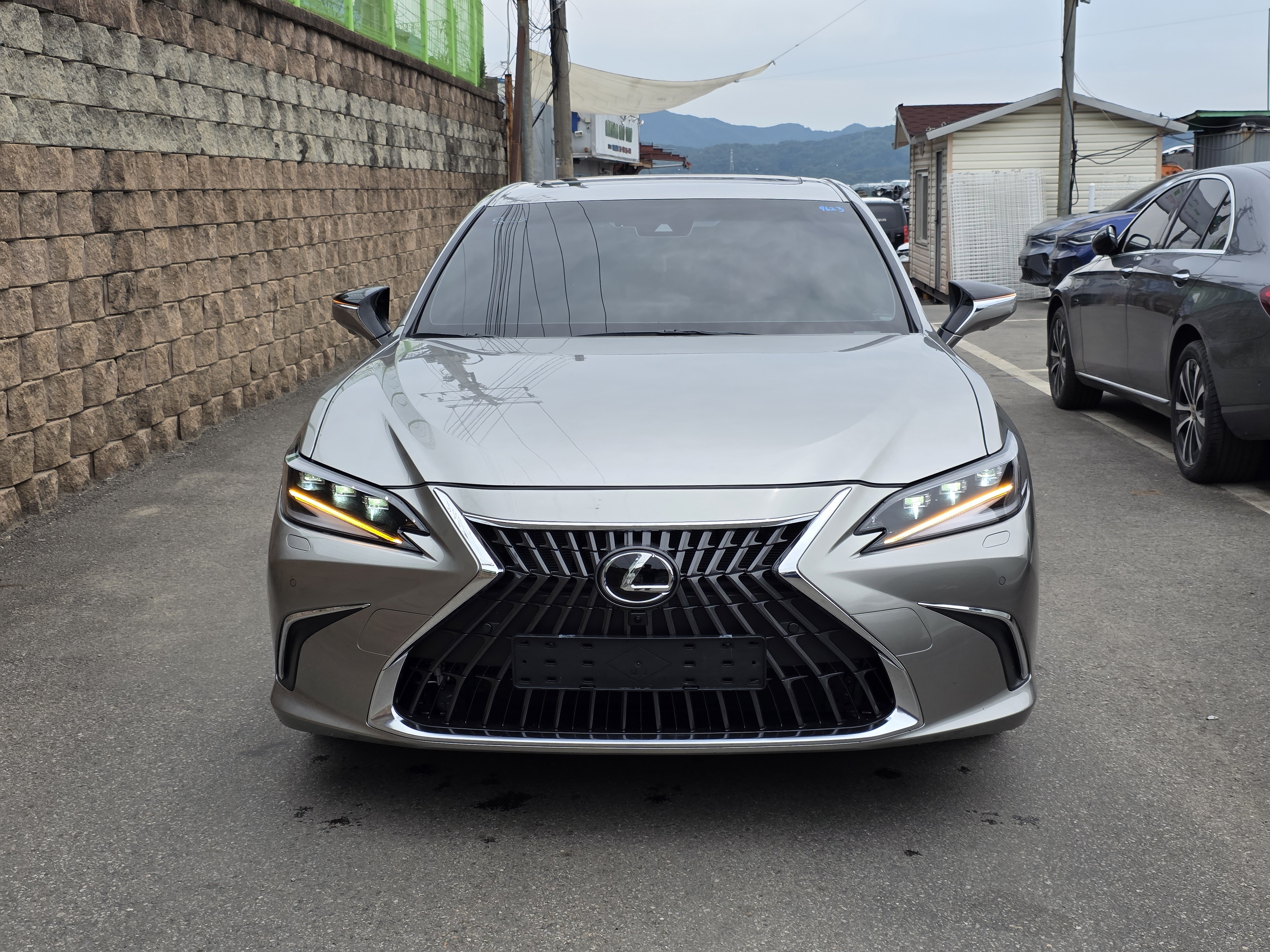 2025 Lexus ES300h 7th Gen