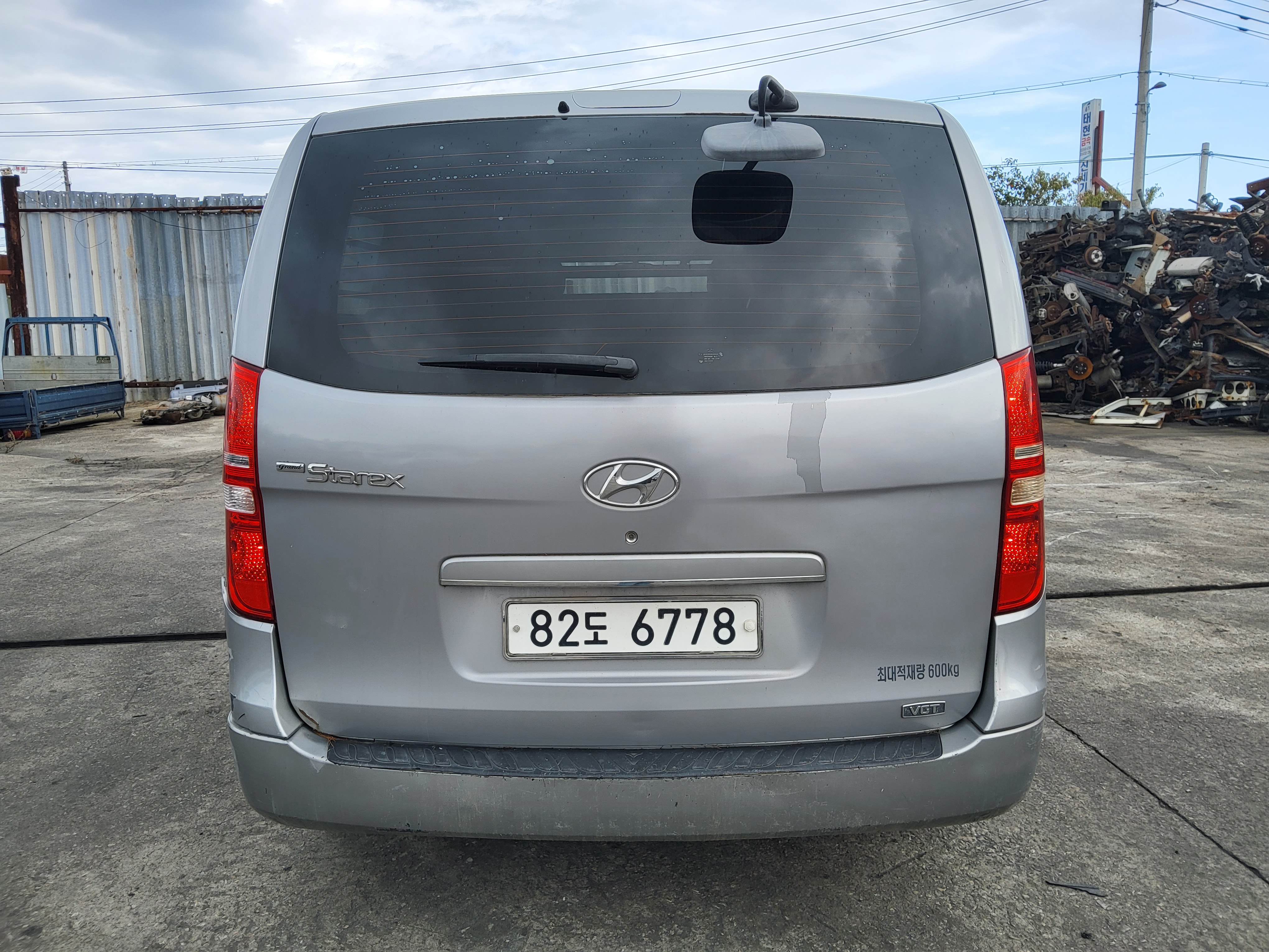 2011 Hyundai Grand Starex