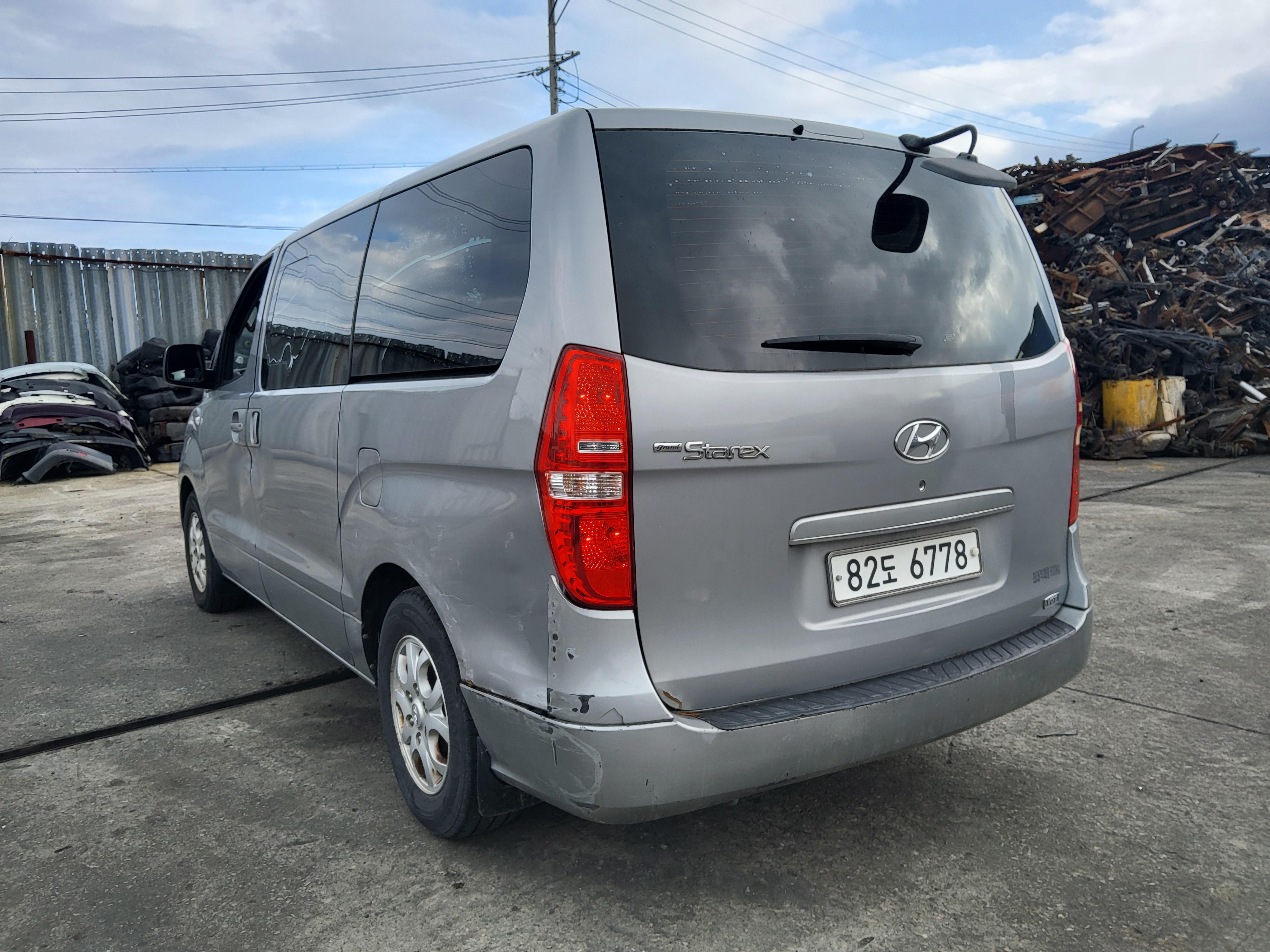 2011 Hyundai Grand Starex