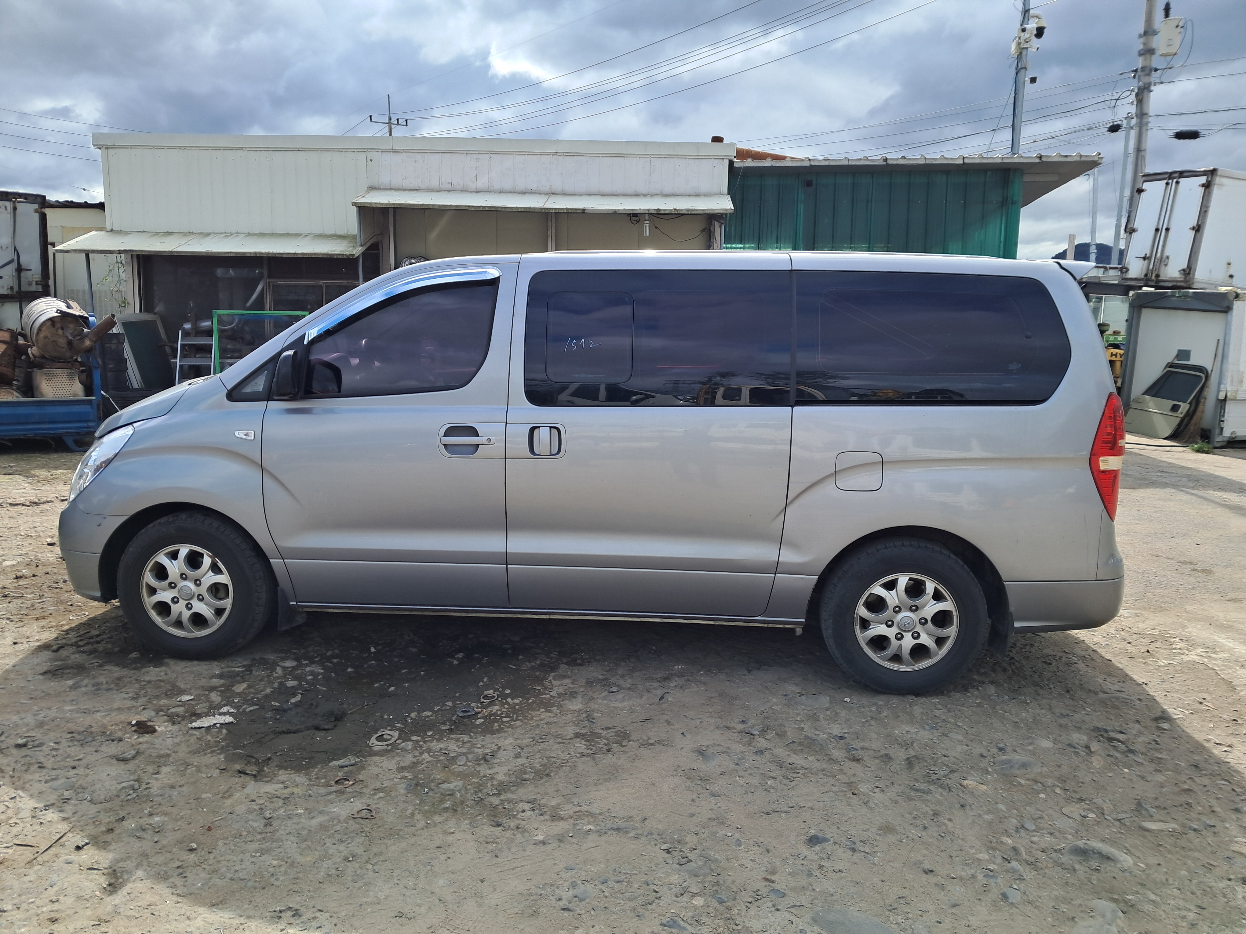 2012 Hyundai Grand Starex