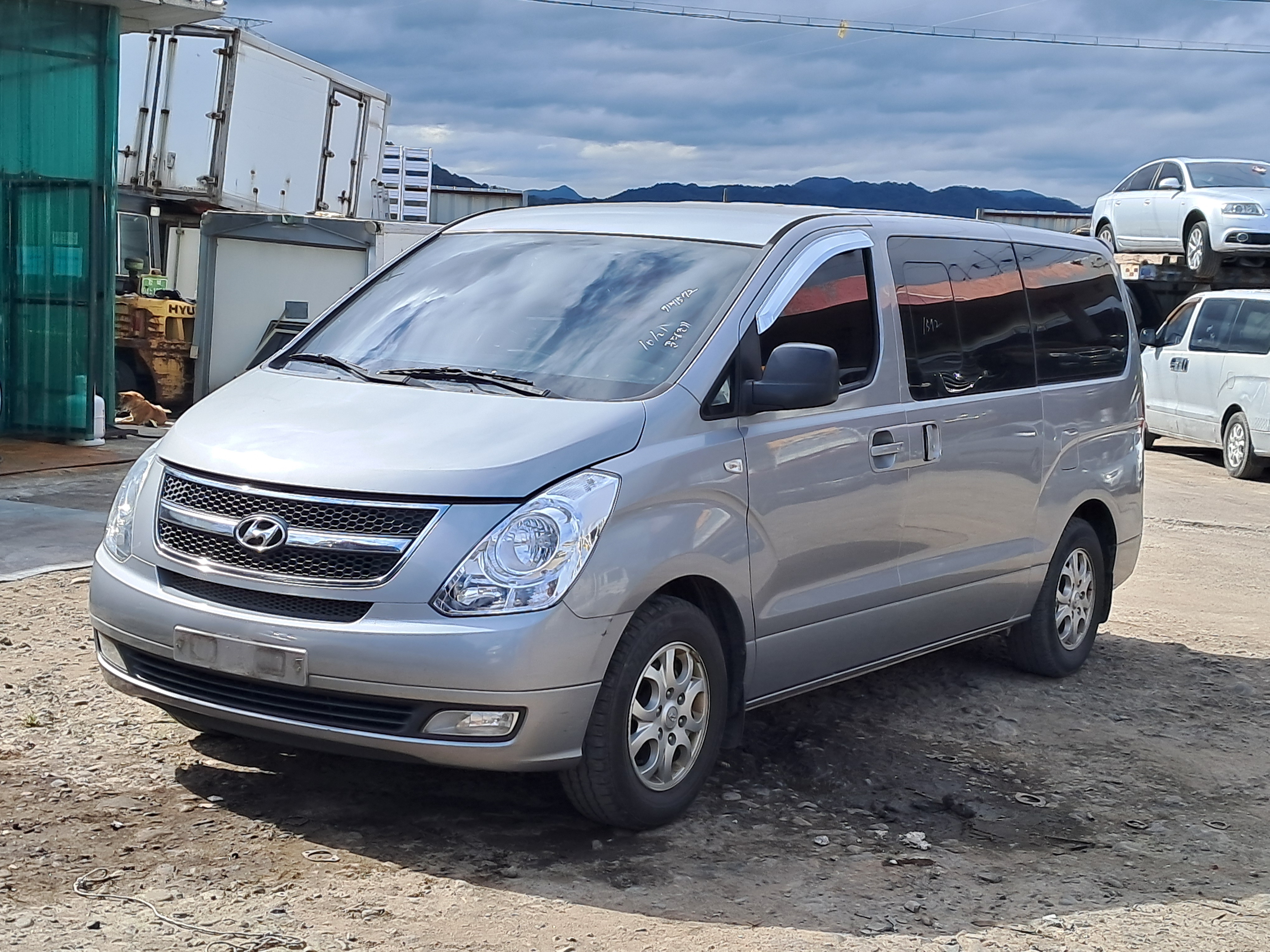 2012 Hyundai Grand Starex