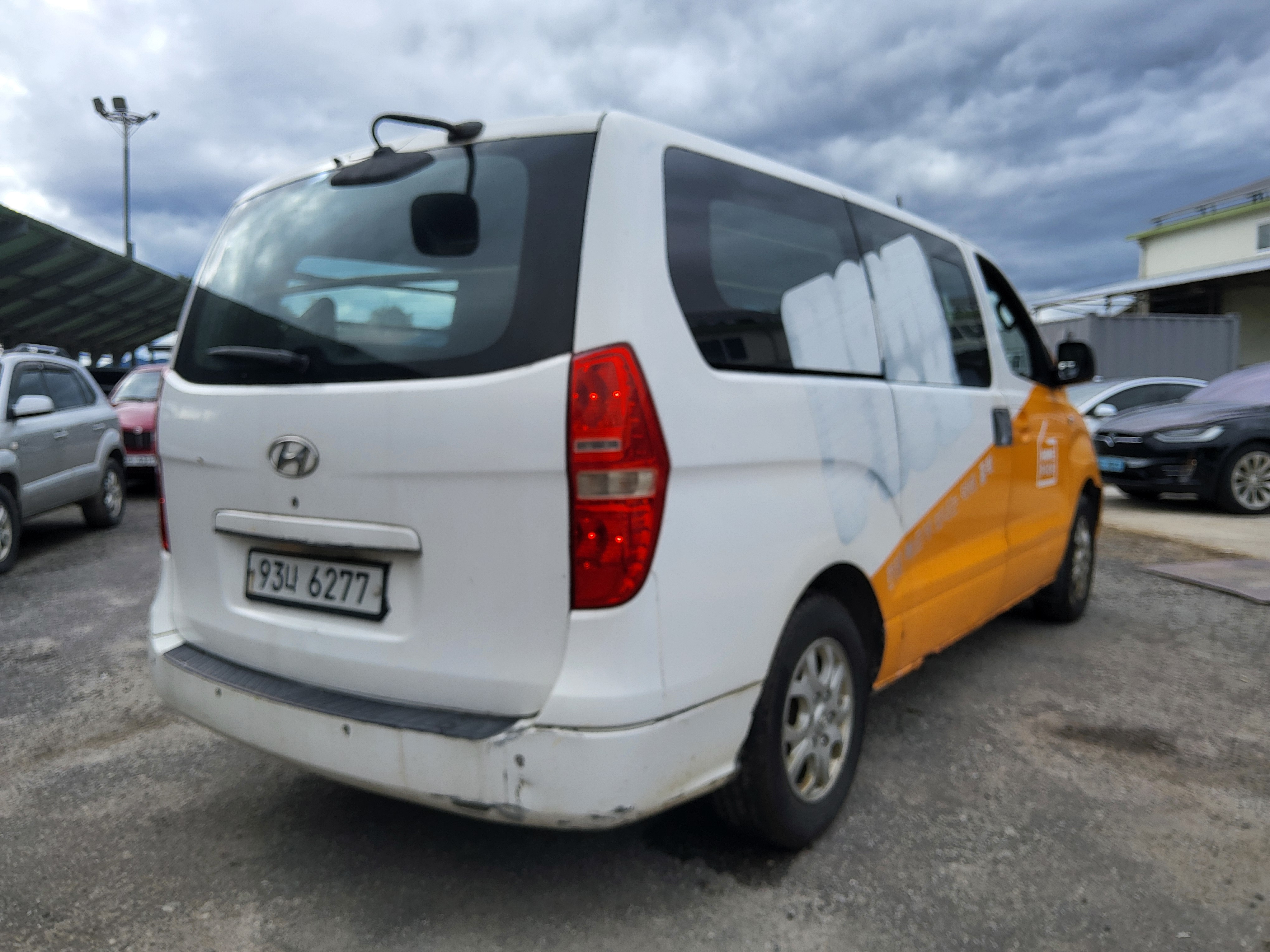 2011 Hyundai Grand Starex