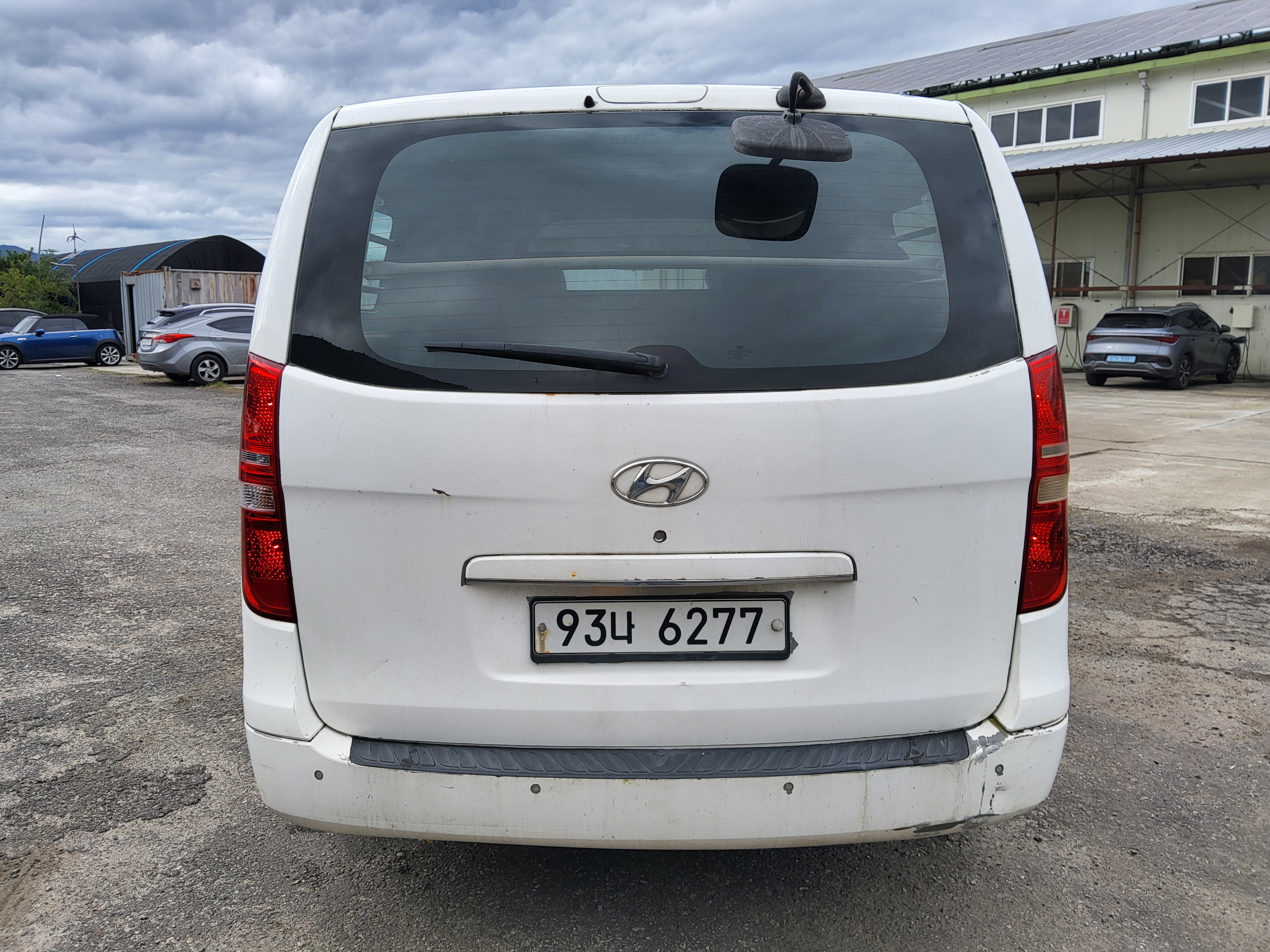 2011 Hyundai Grand Starex