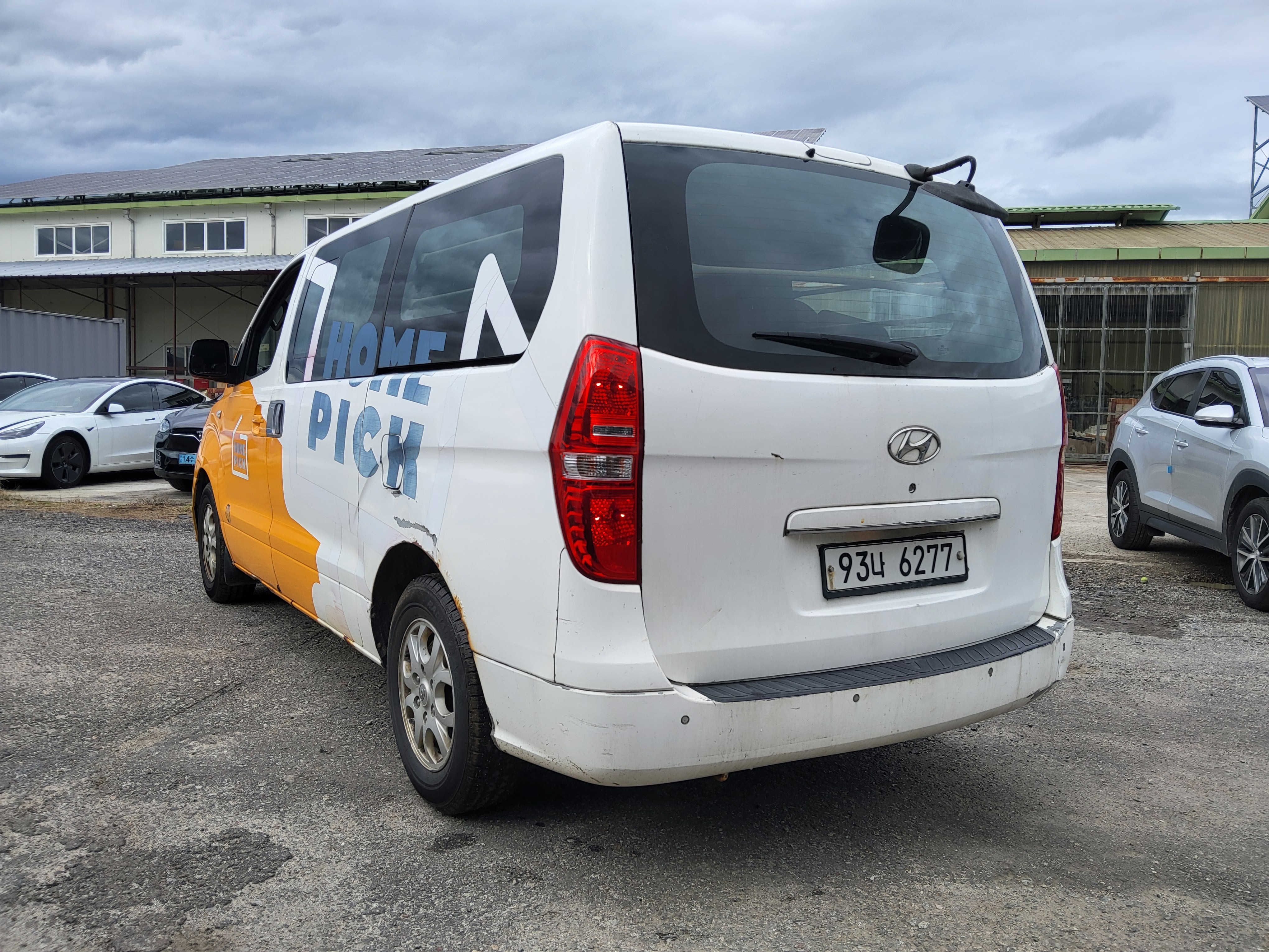 2011 Hyundai Grand Starex