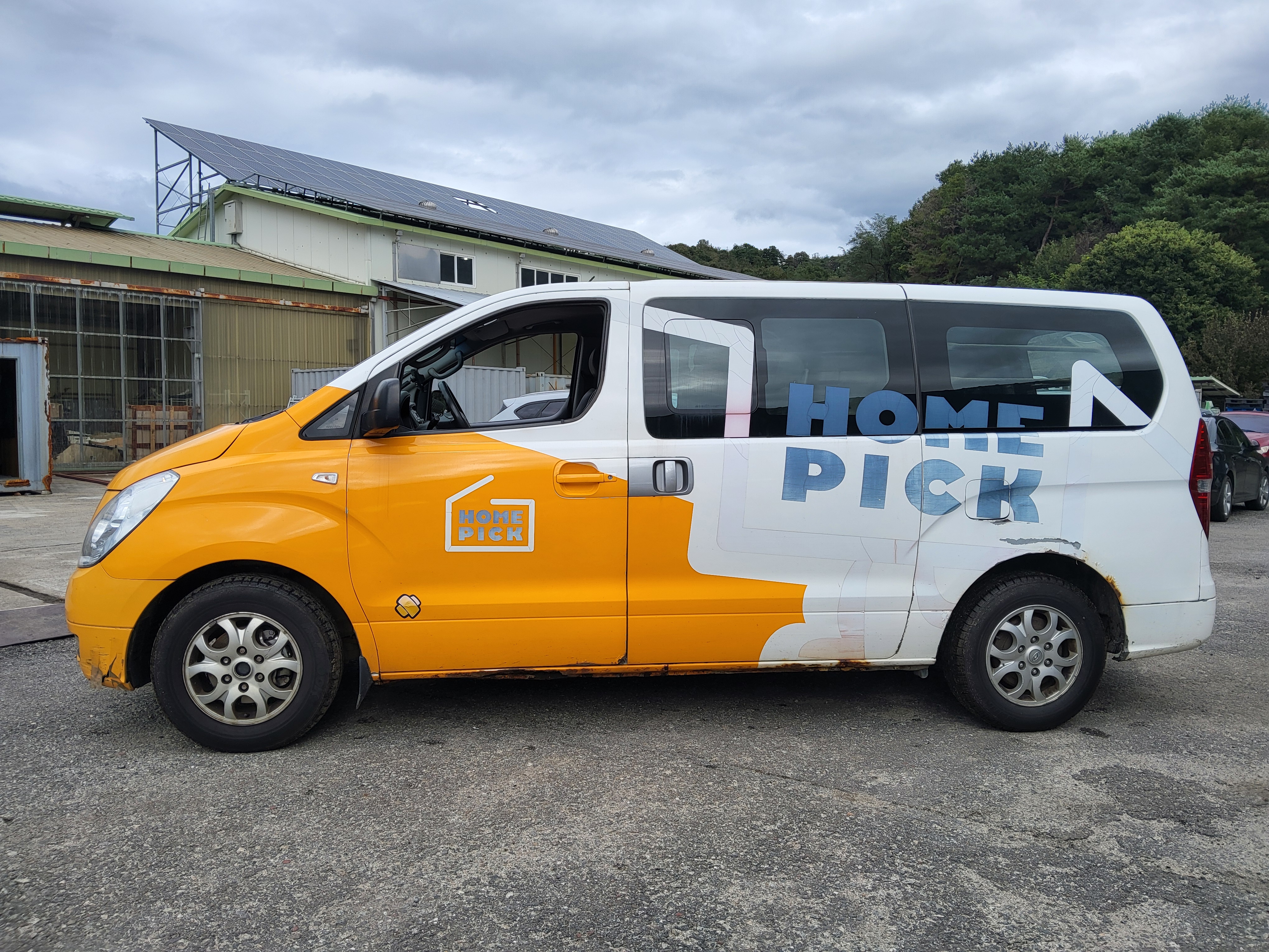 2011 Hyundai Grand Starex