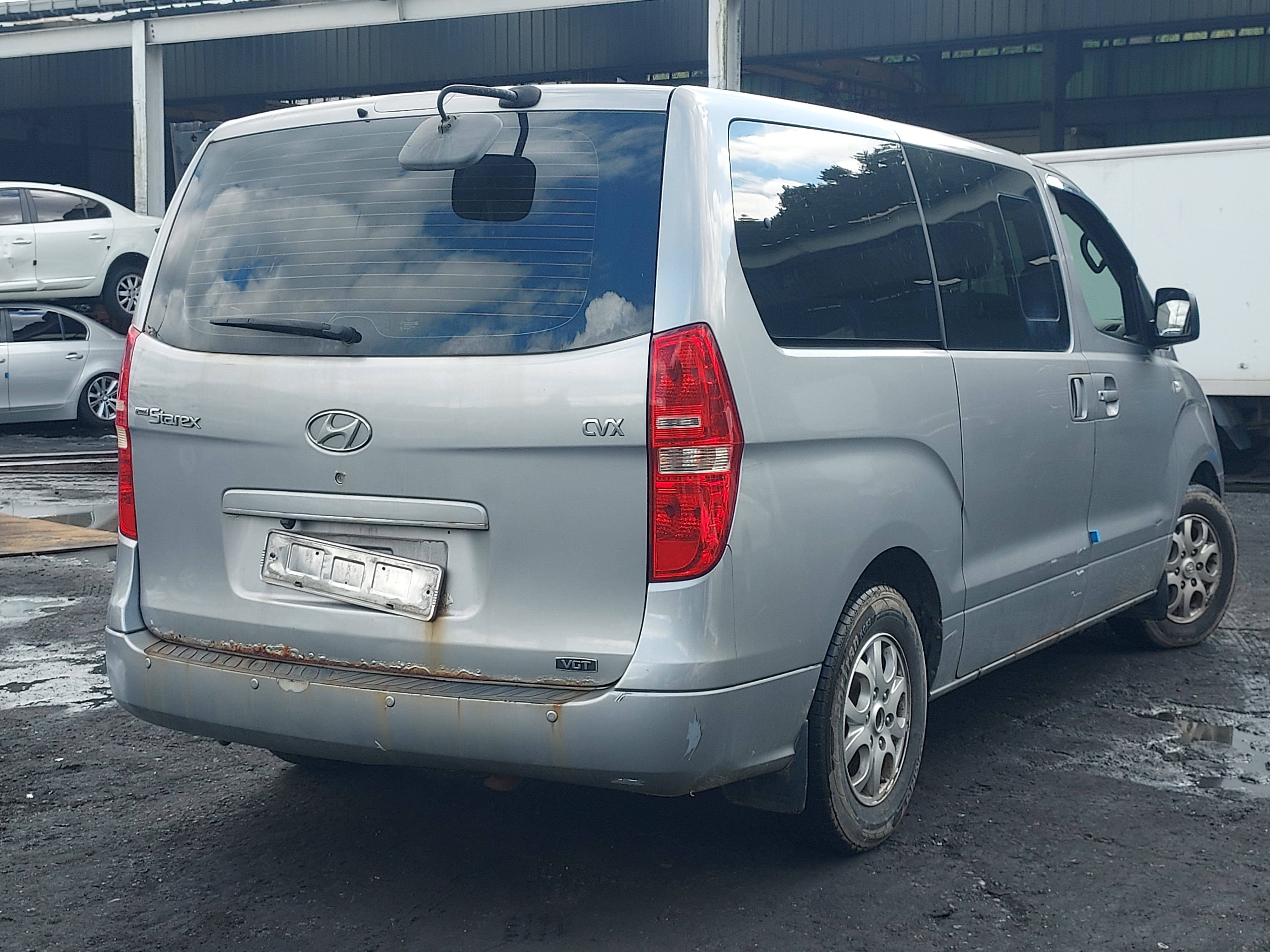 2011 Hyundai Grand Starex