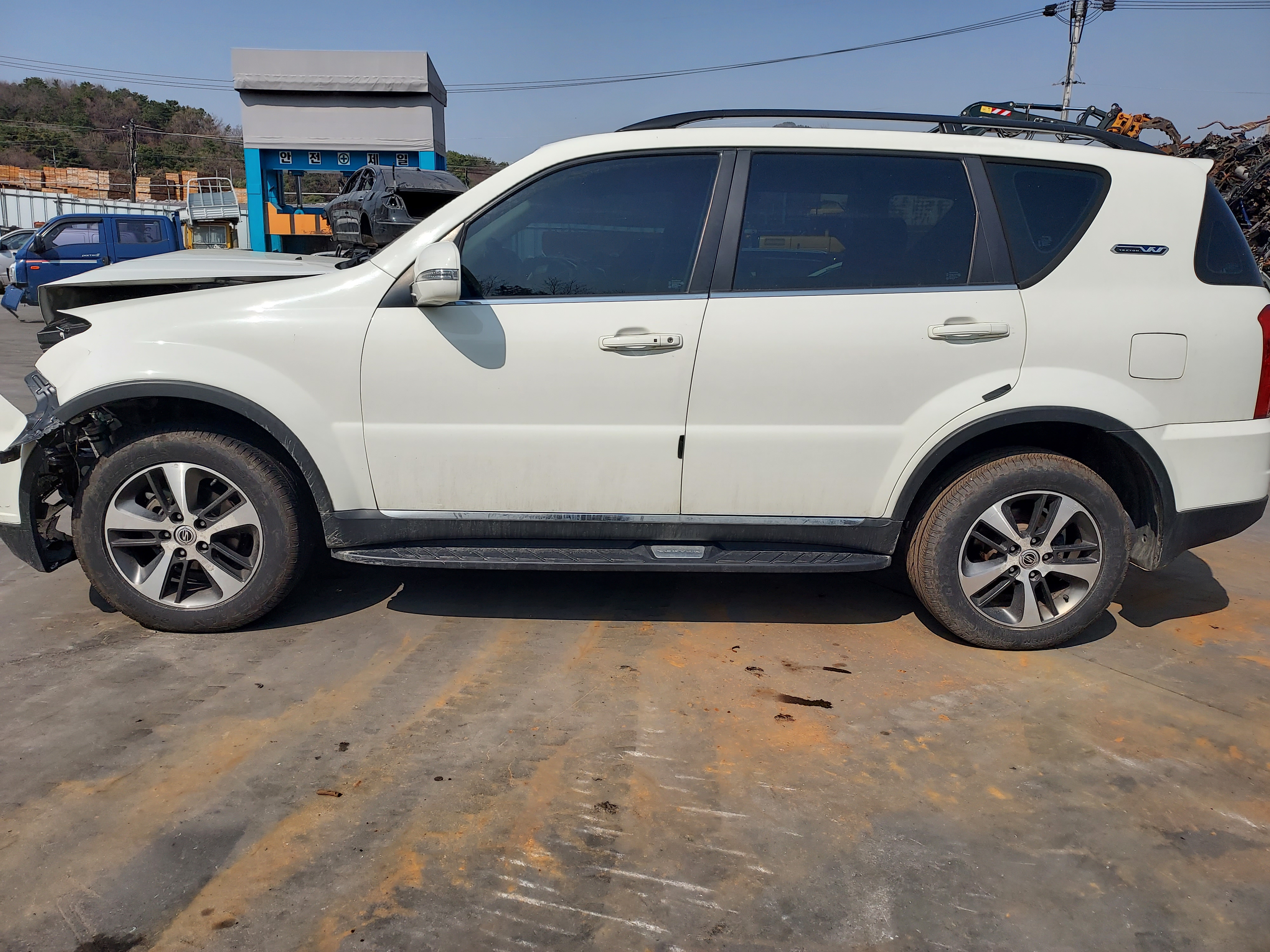 2017 KGM (Ssangyong) Rexton W