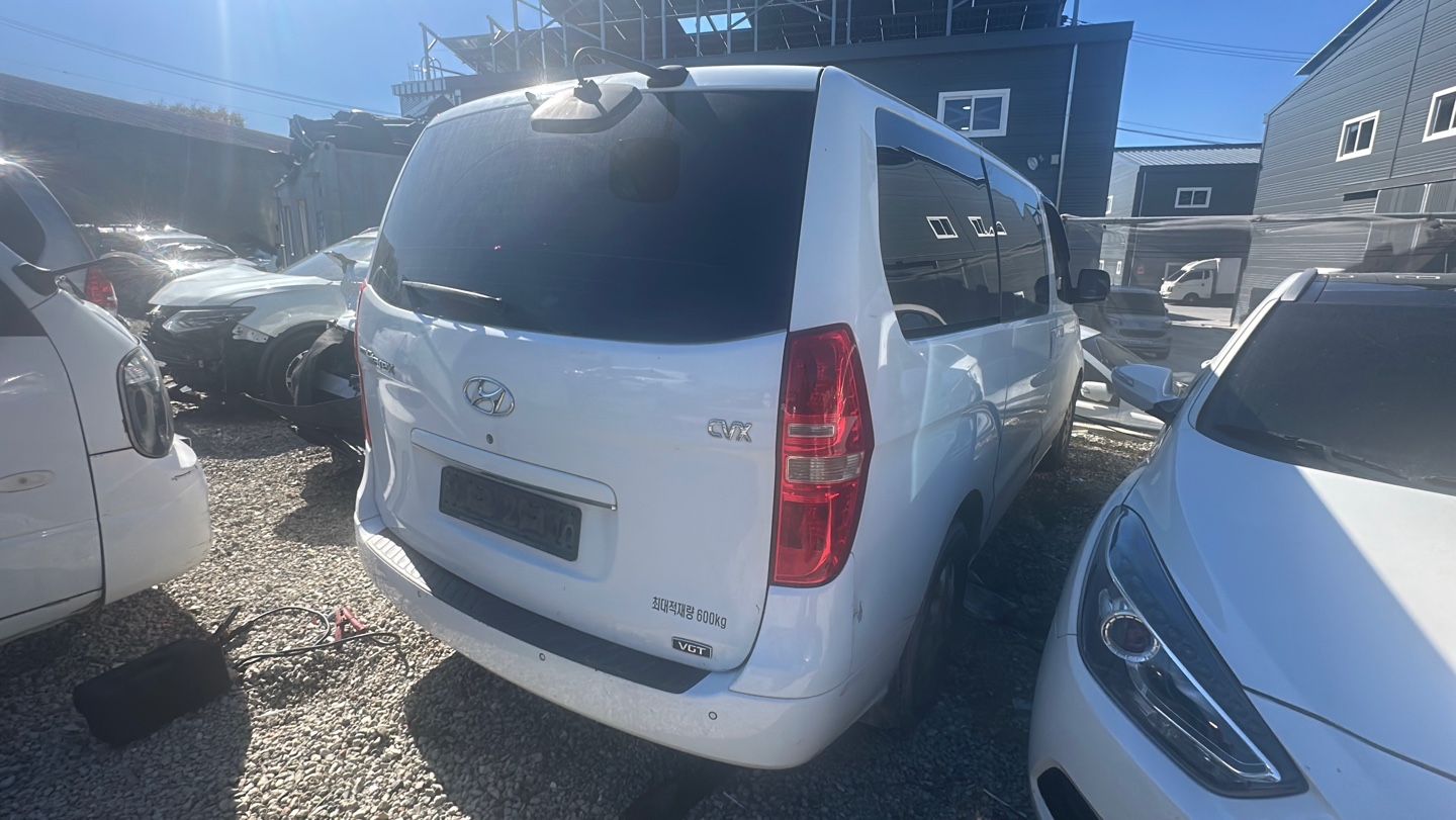 2014 Hyundai Grand Starex