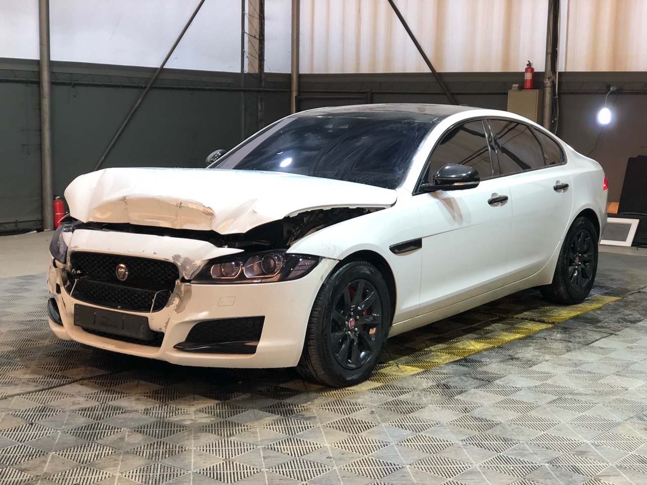 2017 Jaguar XF X260