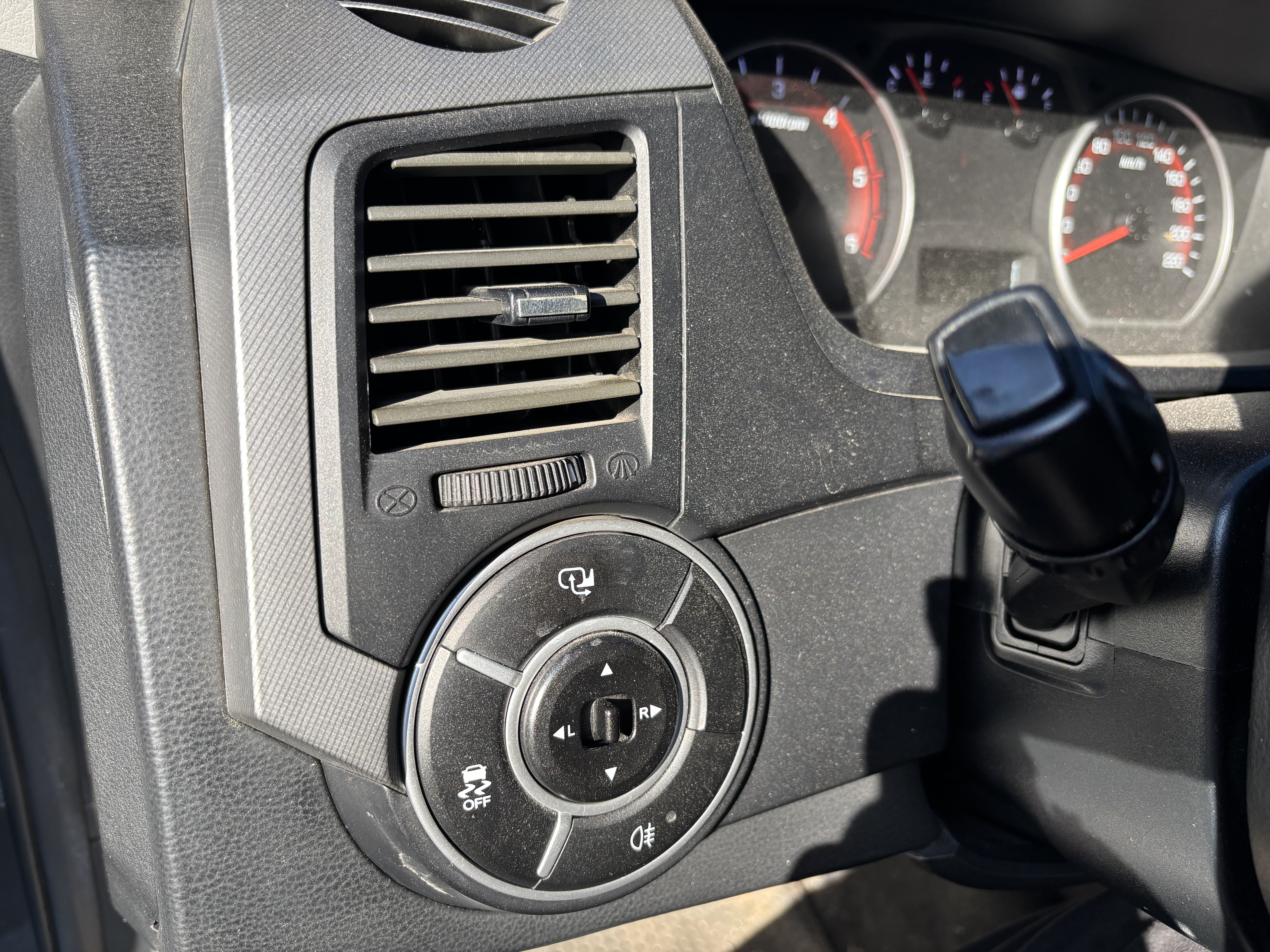 2012 KGM (Ssangyong) Korando Sports