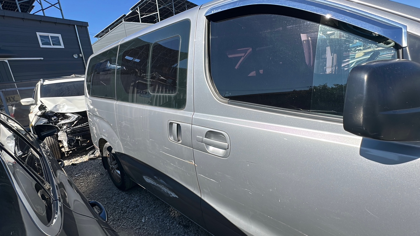 2016 Hyundai Grand Starex