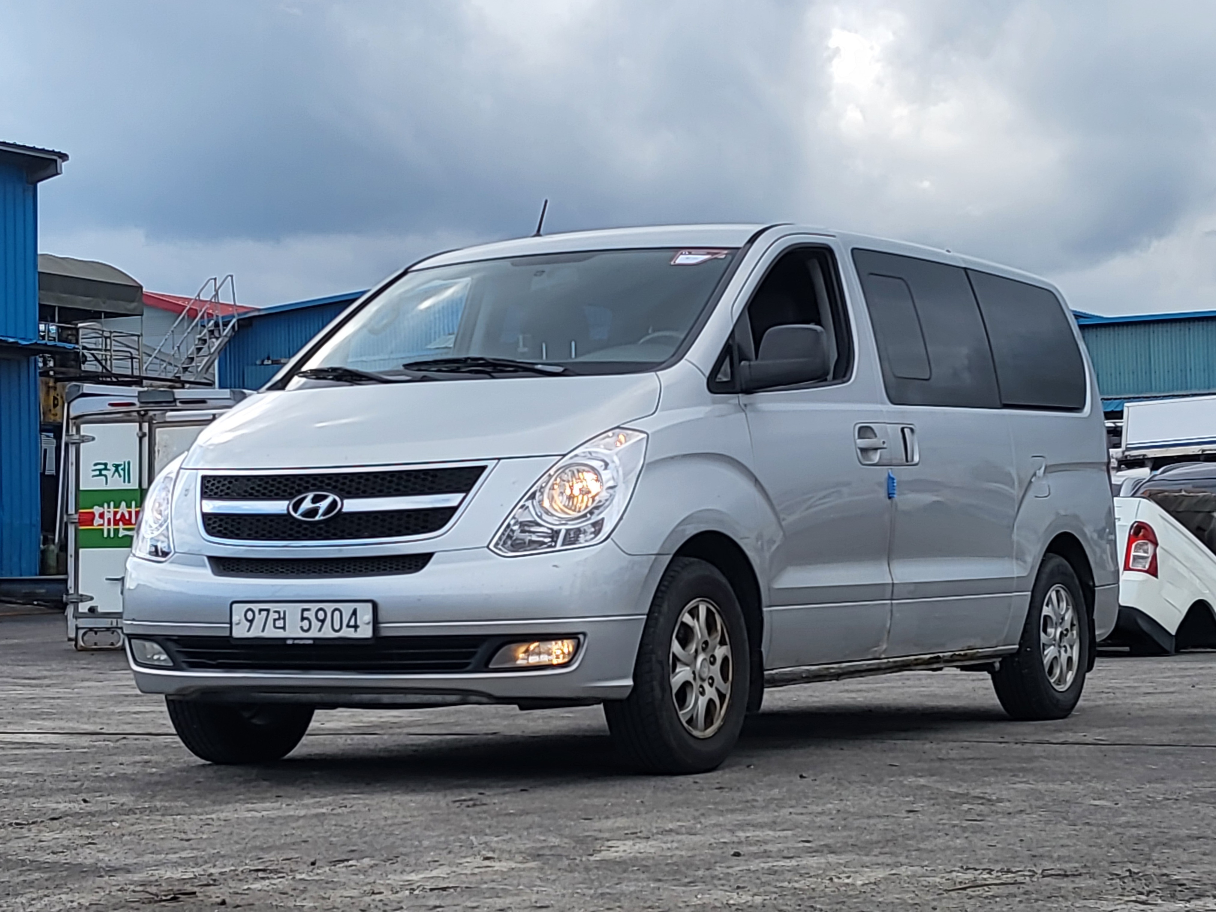 2009 Hyundai Grand Starex