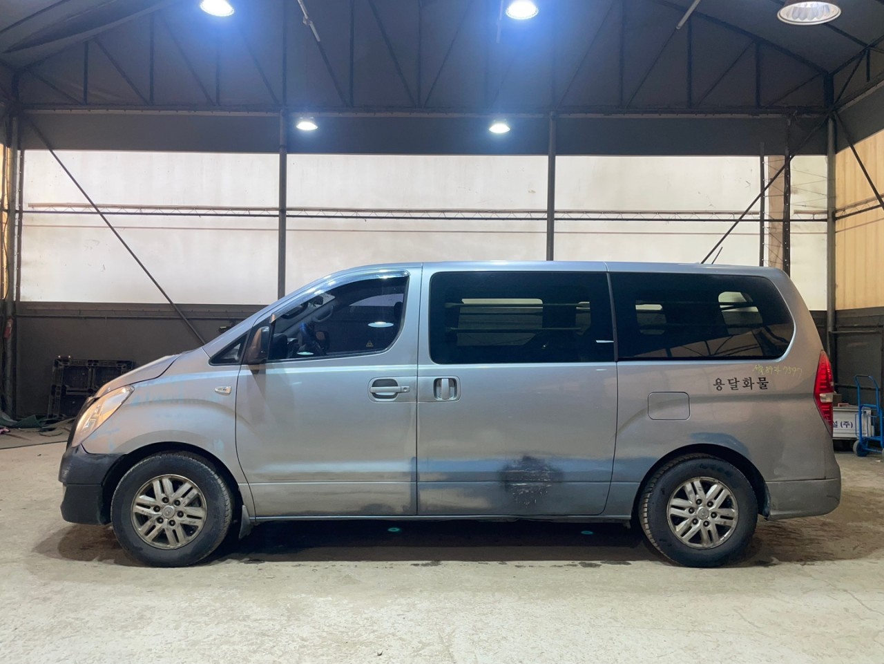 2017 Hyundai Grand Starex