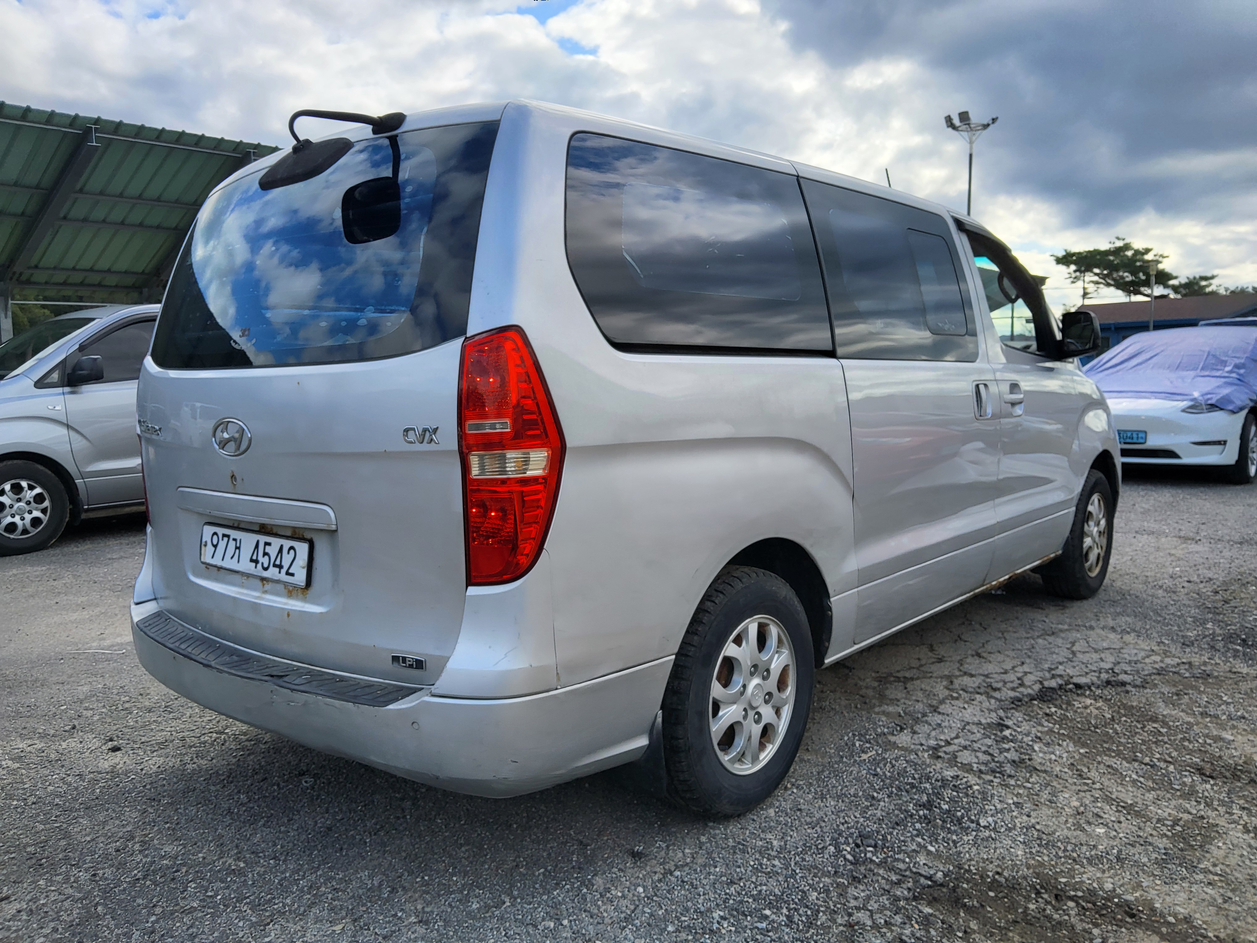 2009 Hyundai Grand Starex