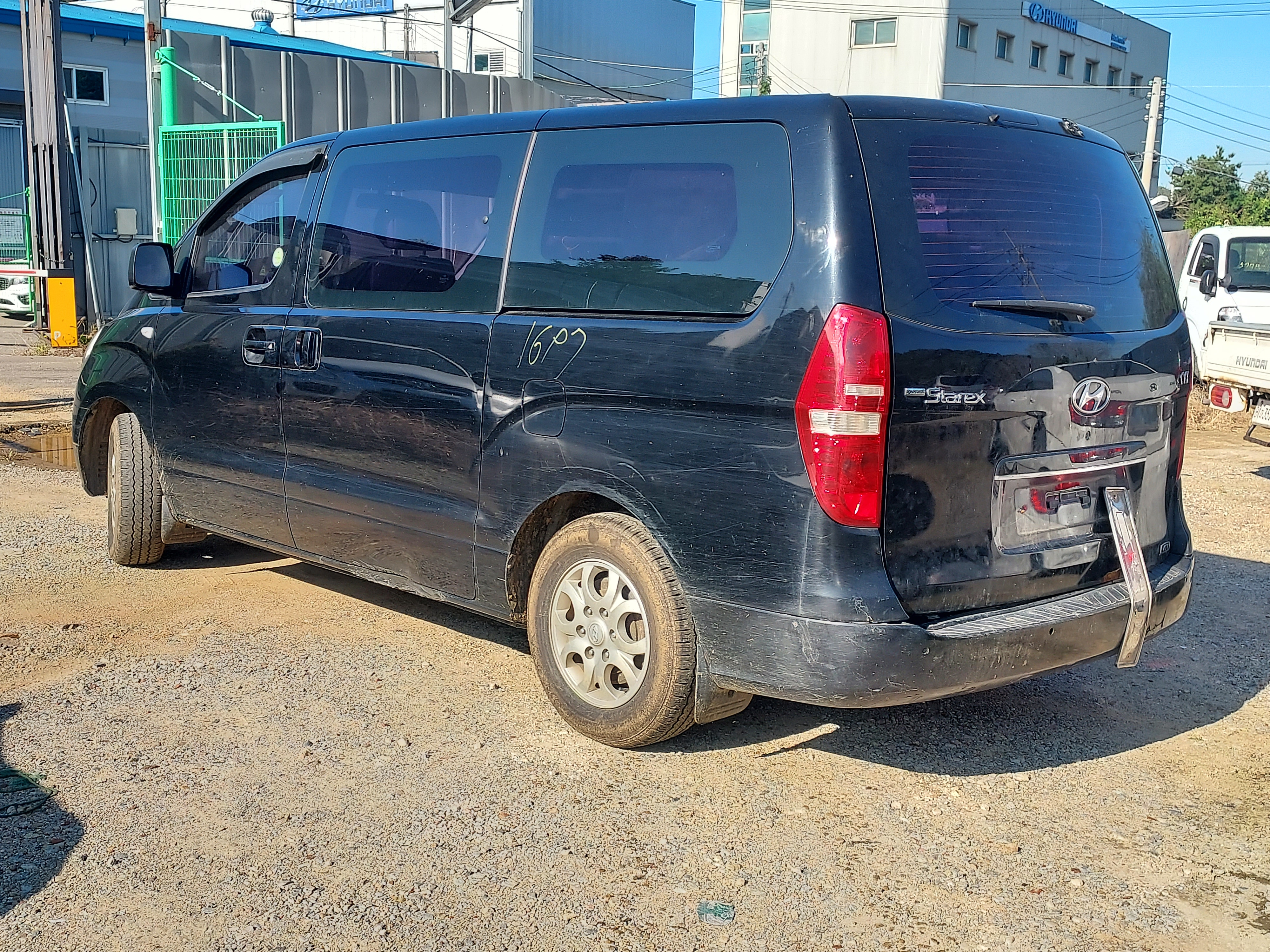 2011 Hyundai Grand Starex