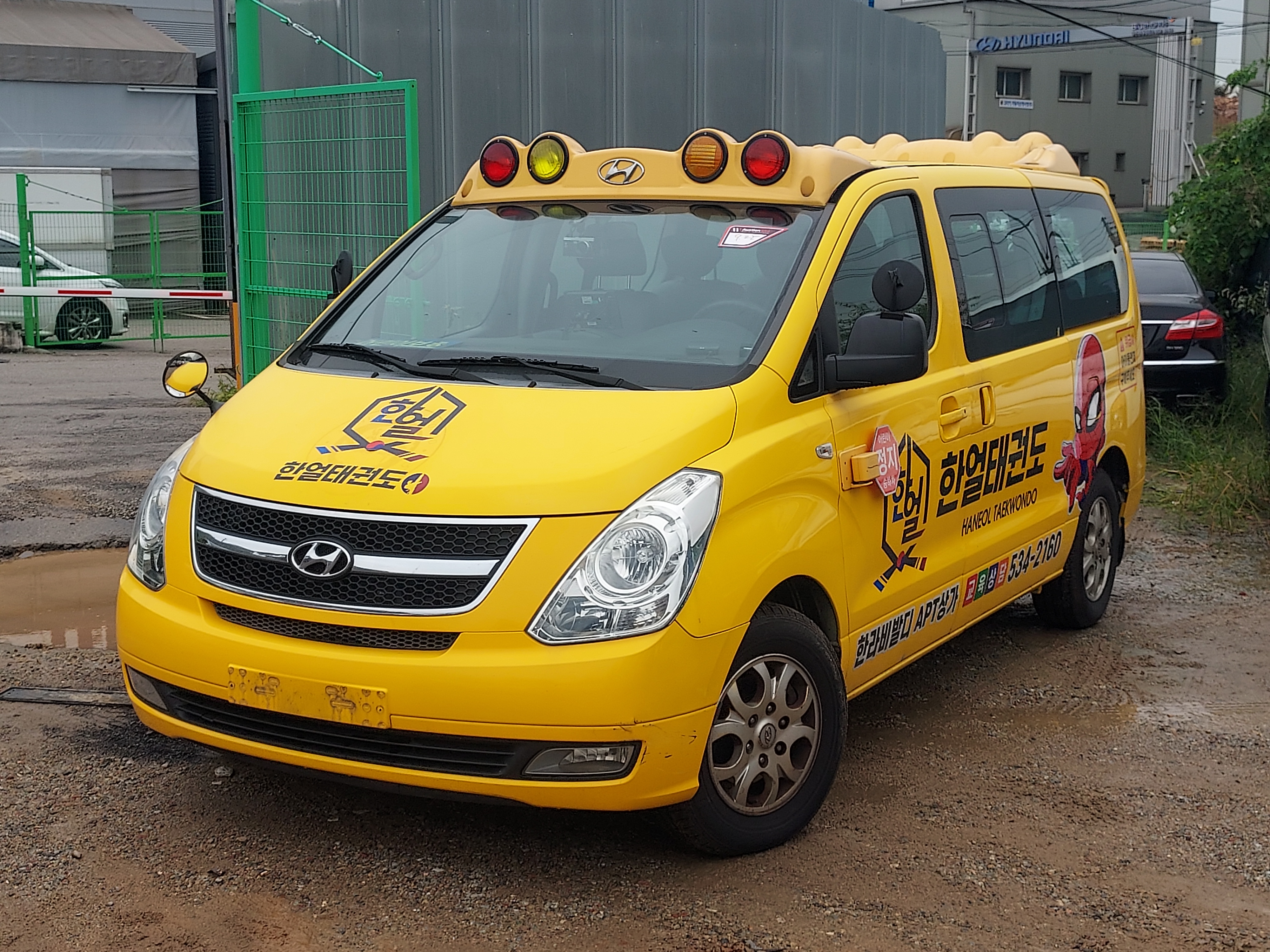 2011 Hyundai Grand Starex