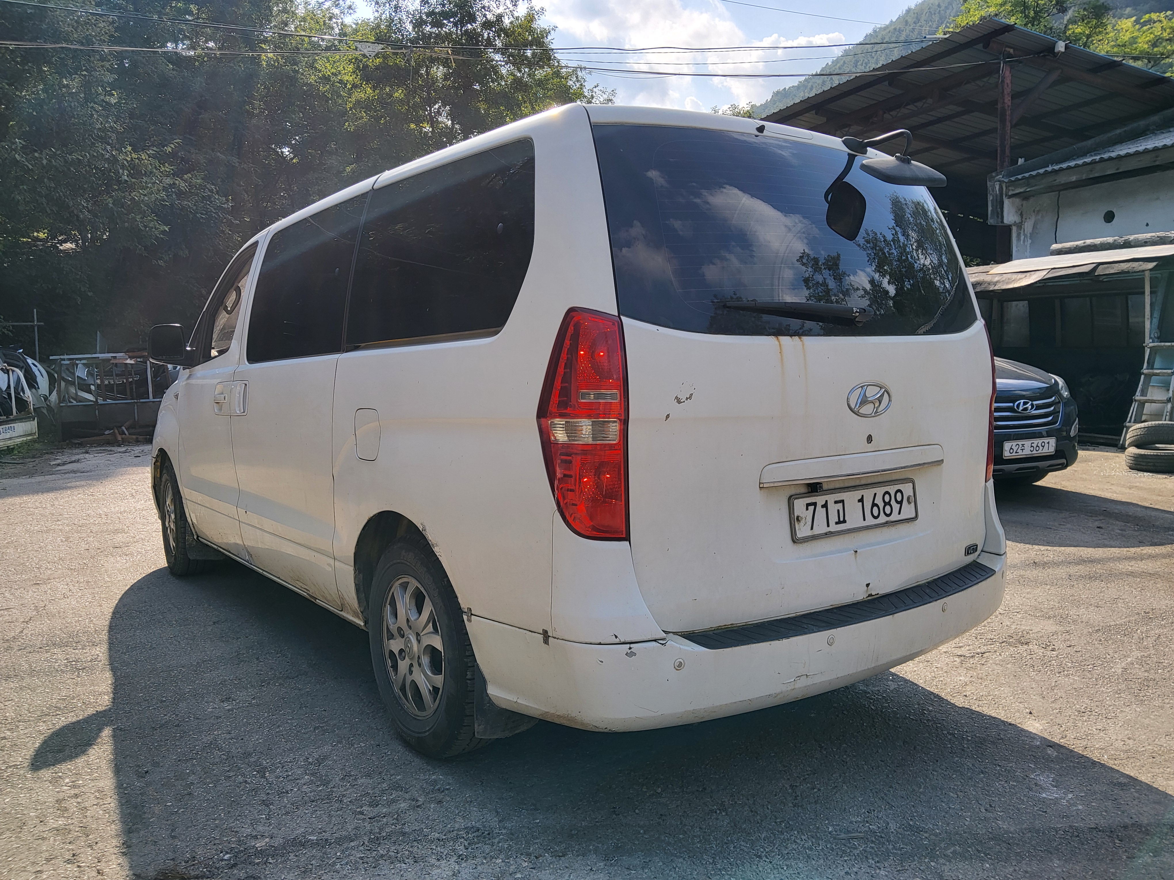 2011 Hyundai Grand Starex