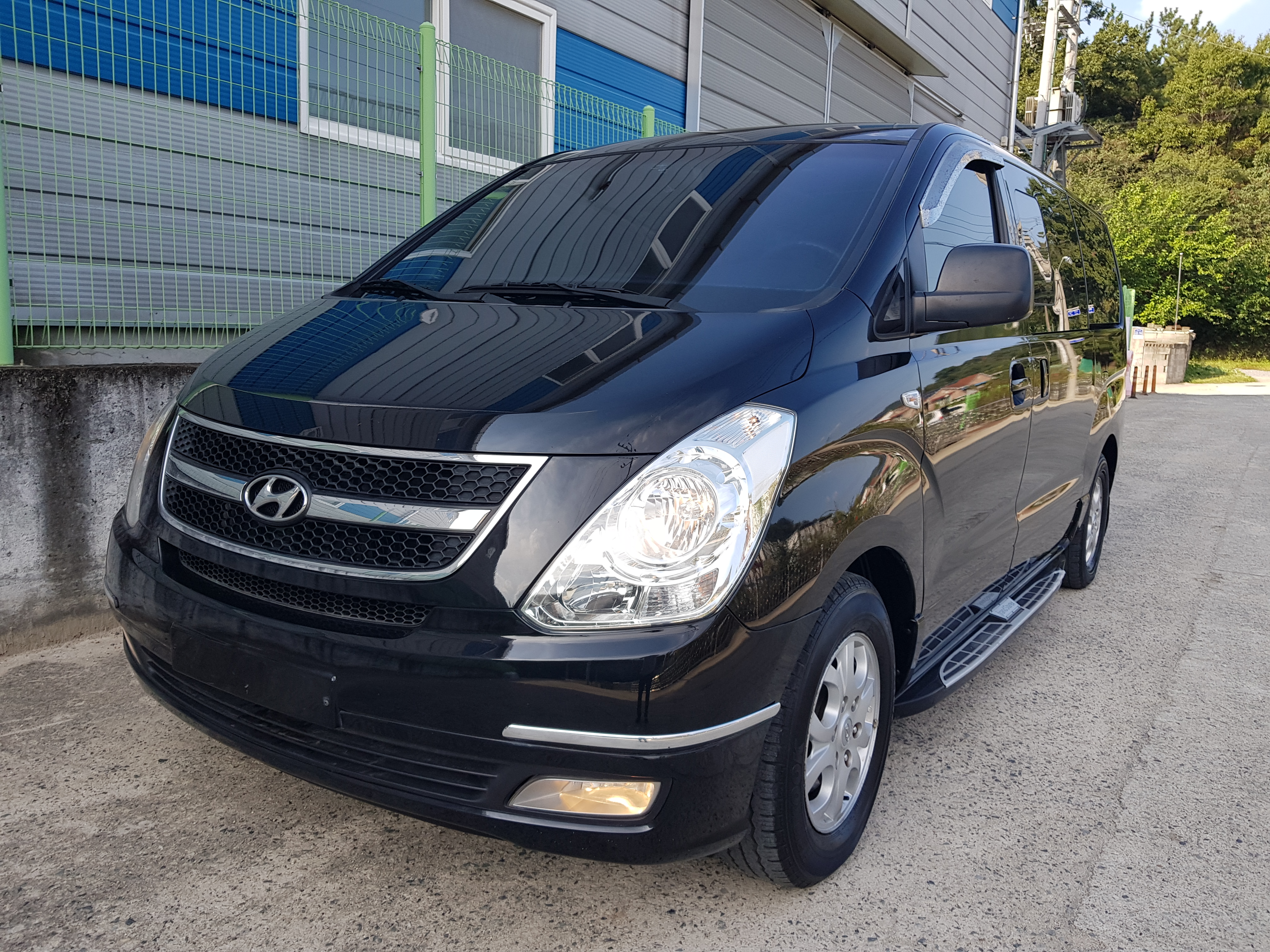 2010 Hyundai Grand Starex