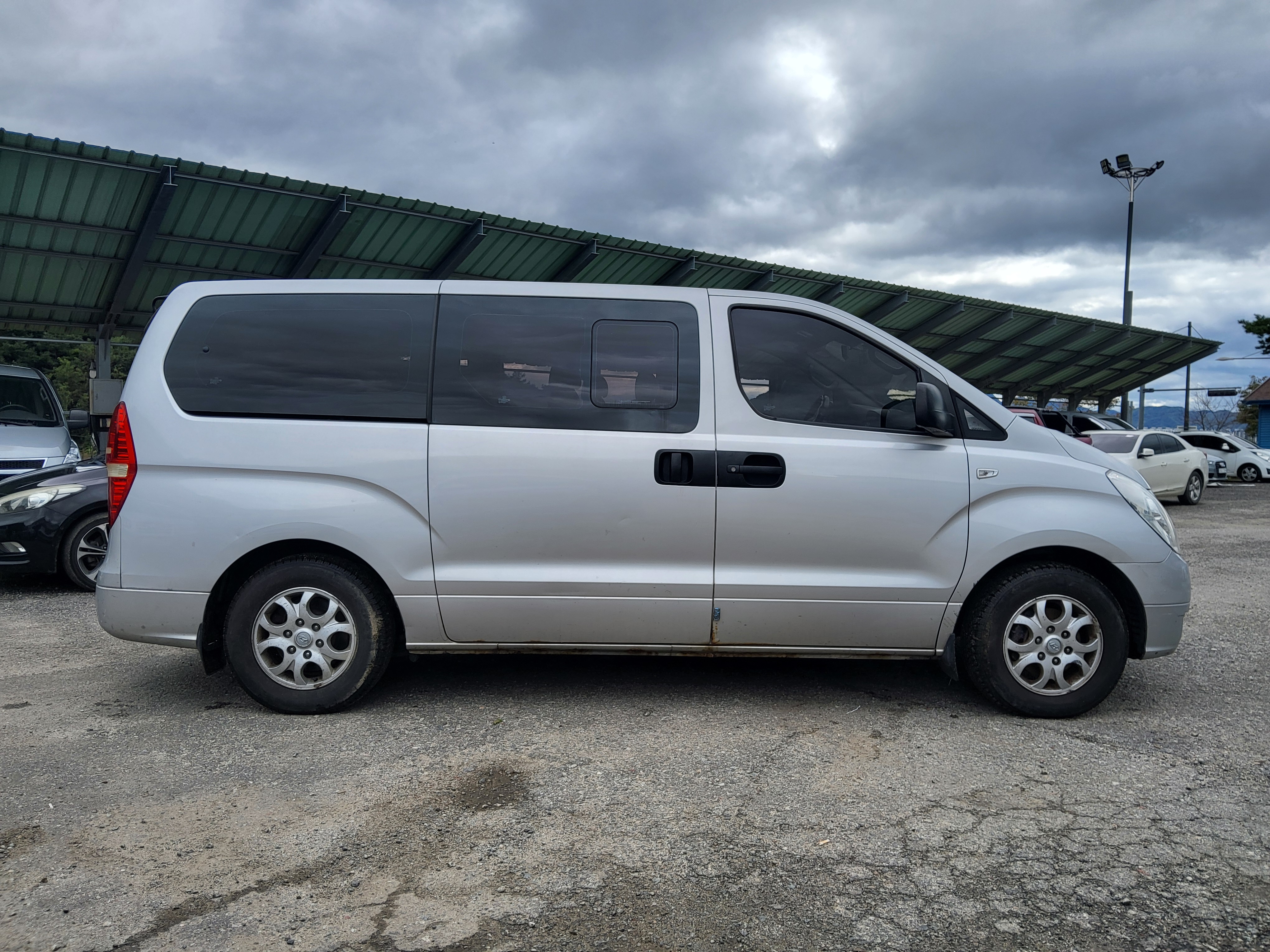 2009 Hyundai Grand Starex