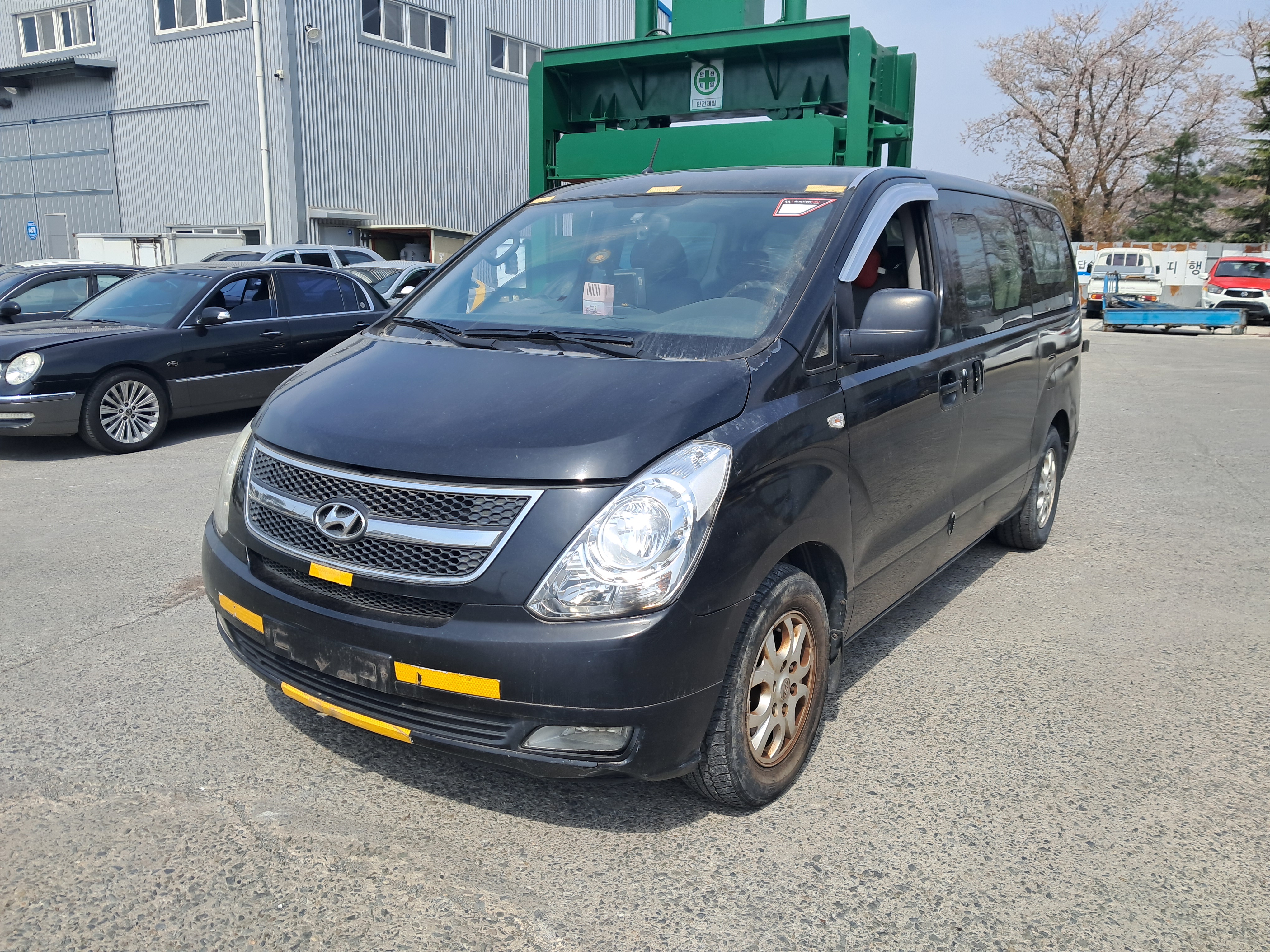 2010 Hyundai Grand Starex