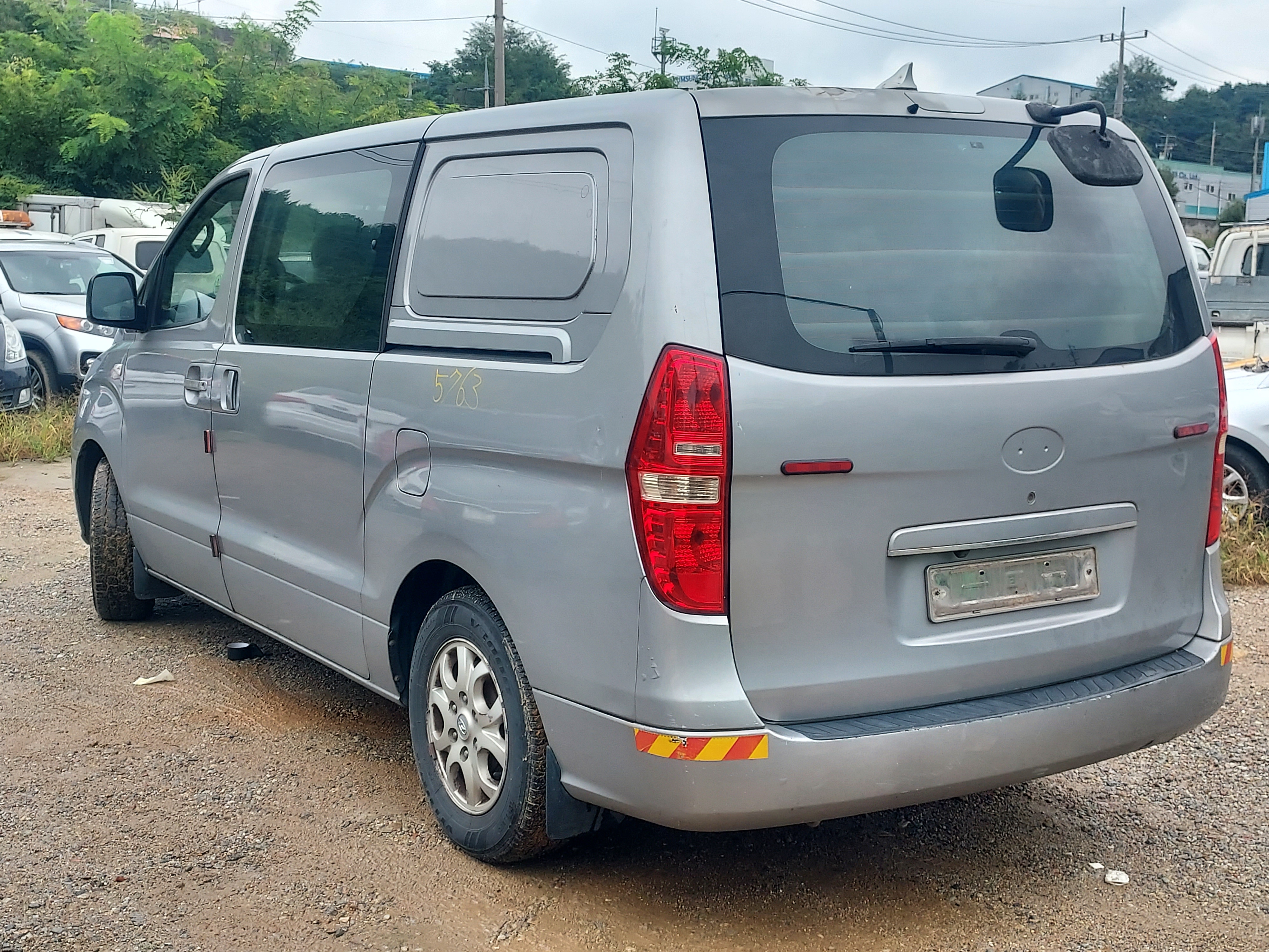 2011 Hyundai Grand Starex