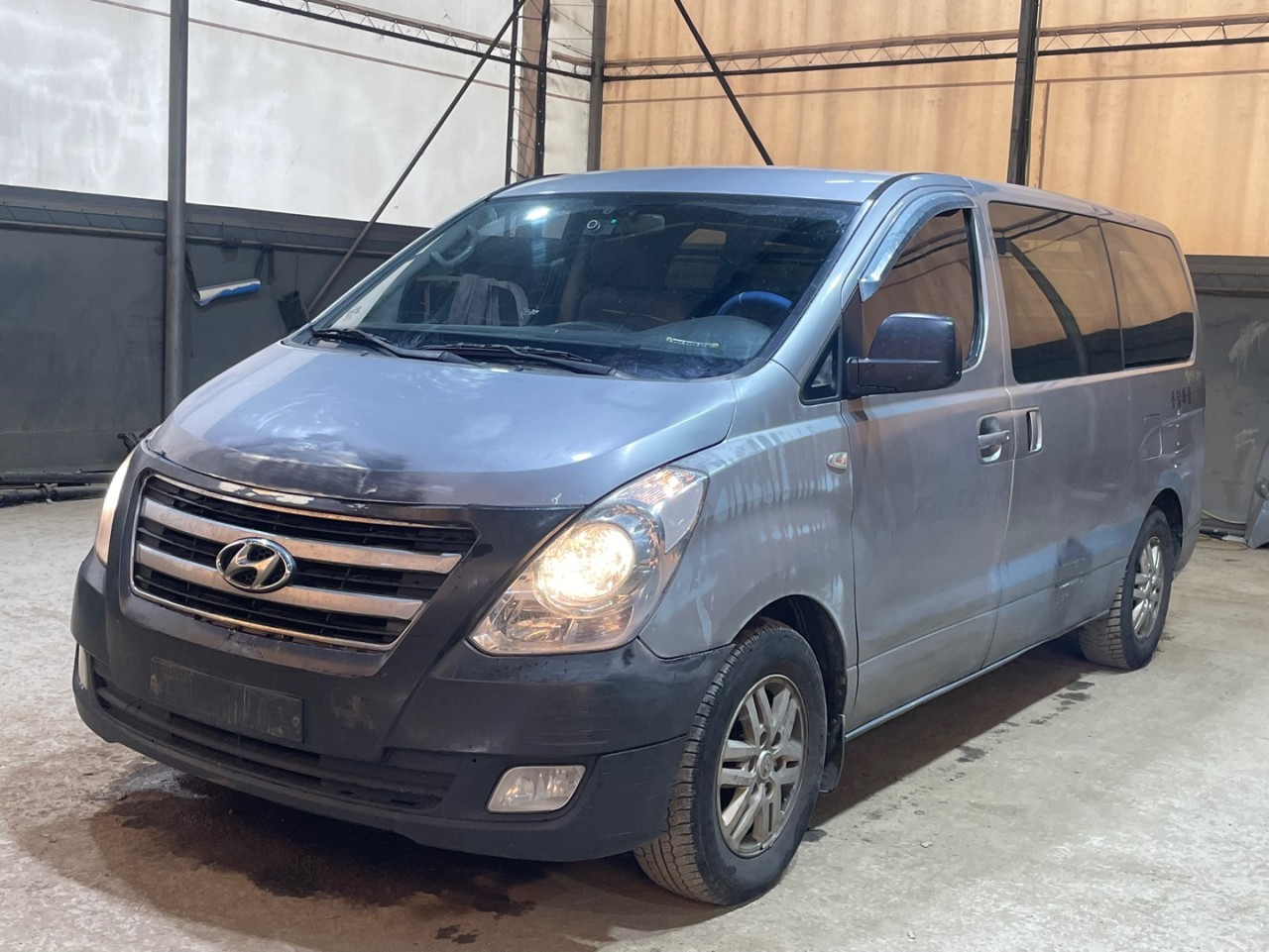 2017 Hyundai Grand Starex