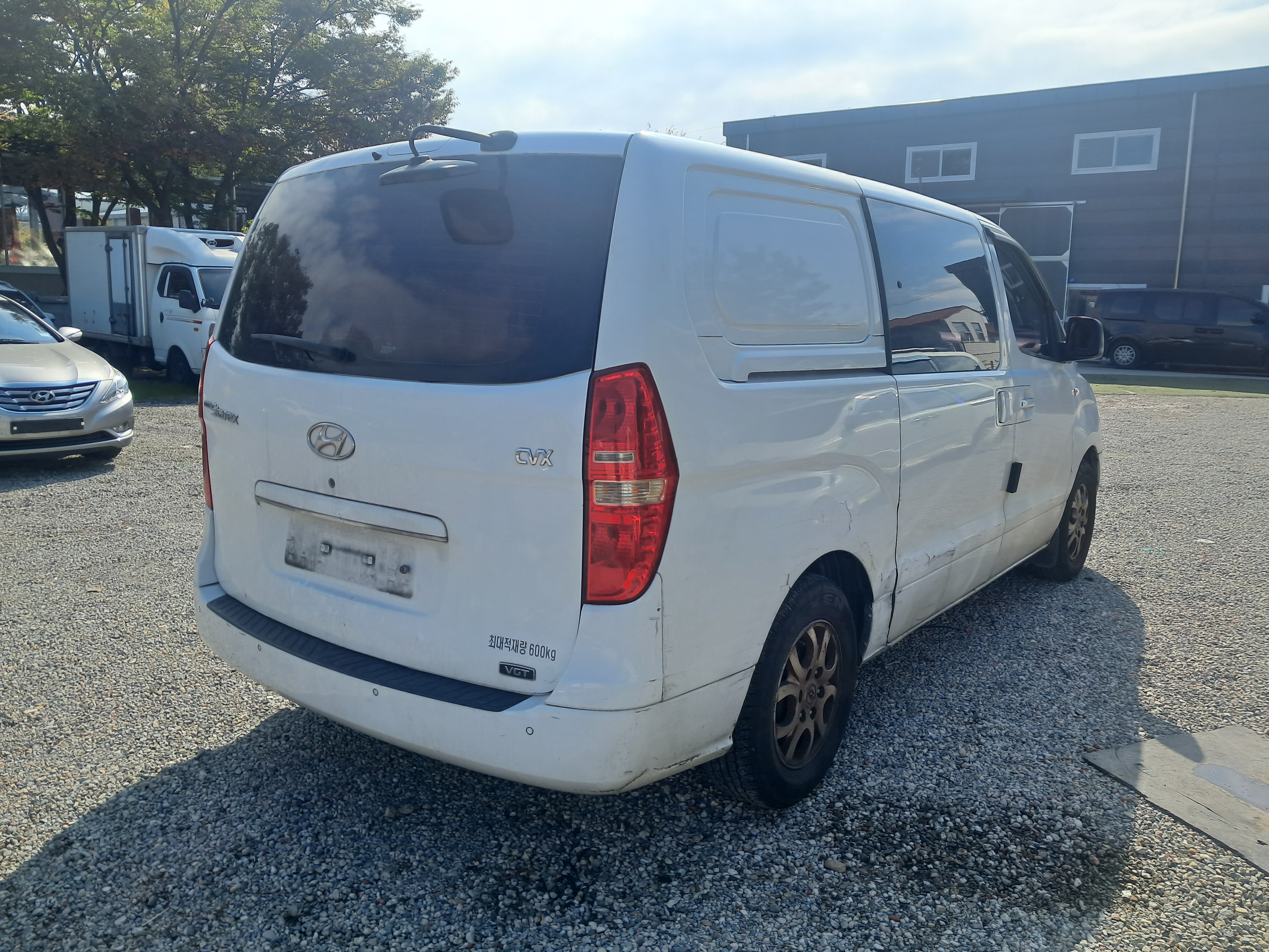 2012 Hyundai Grand Starex