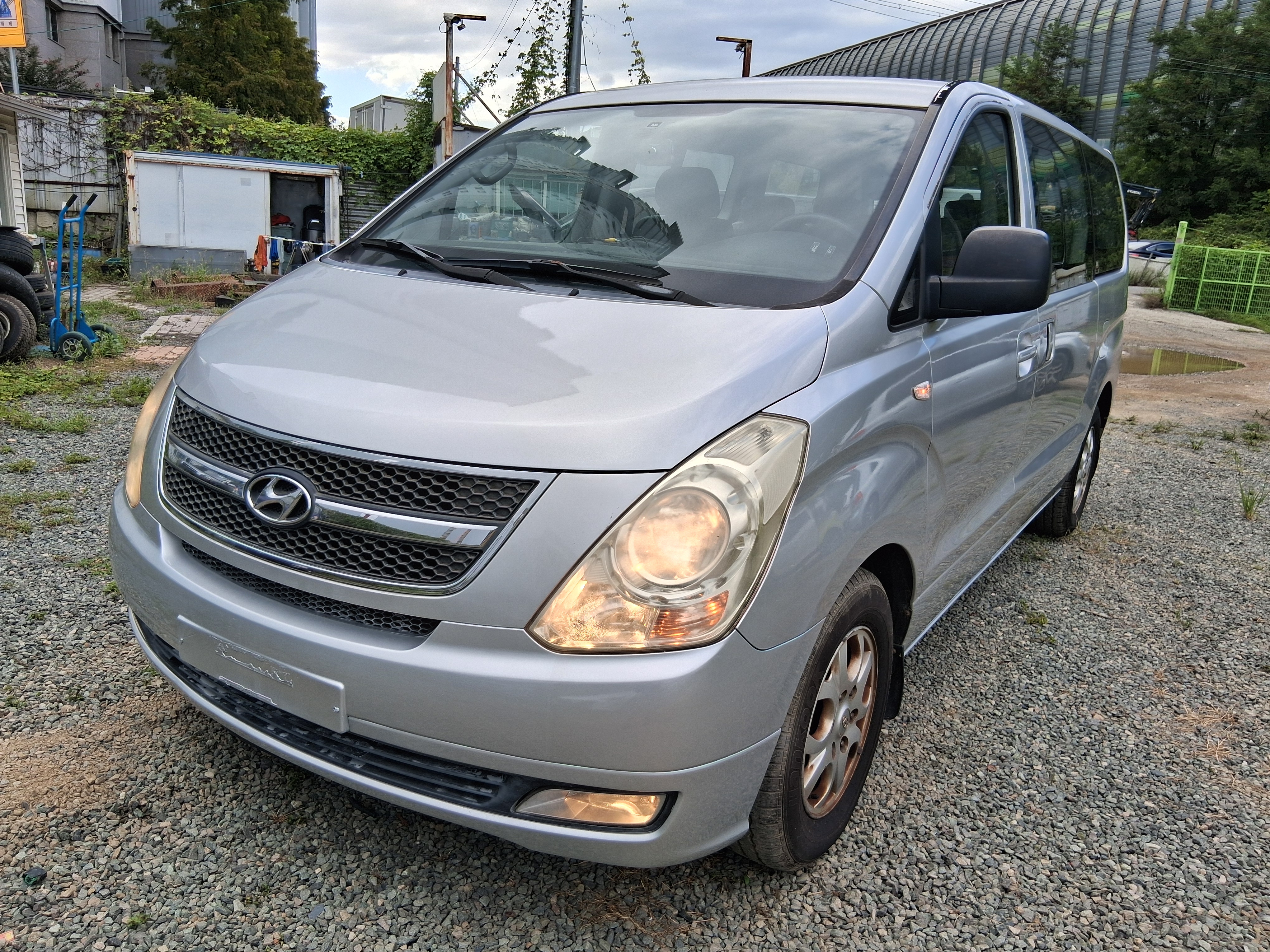 2010 Hyundai Grand Starex
