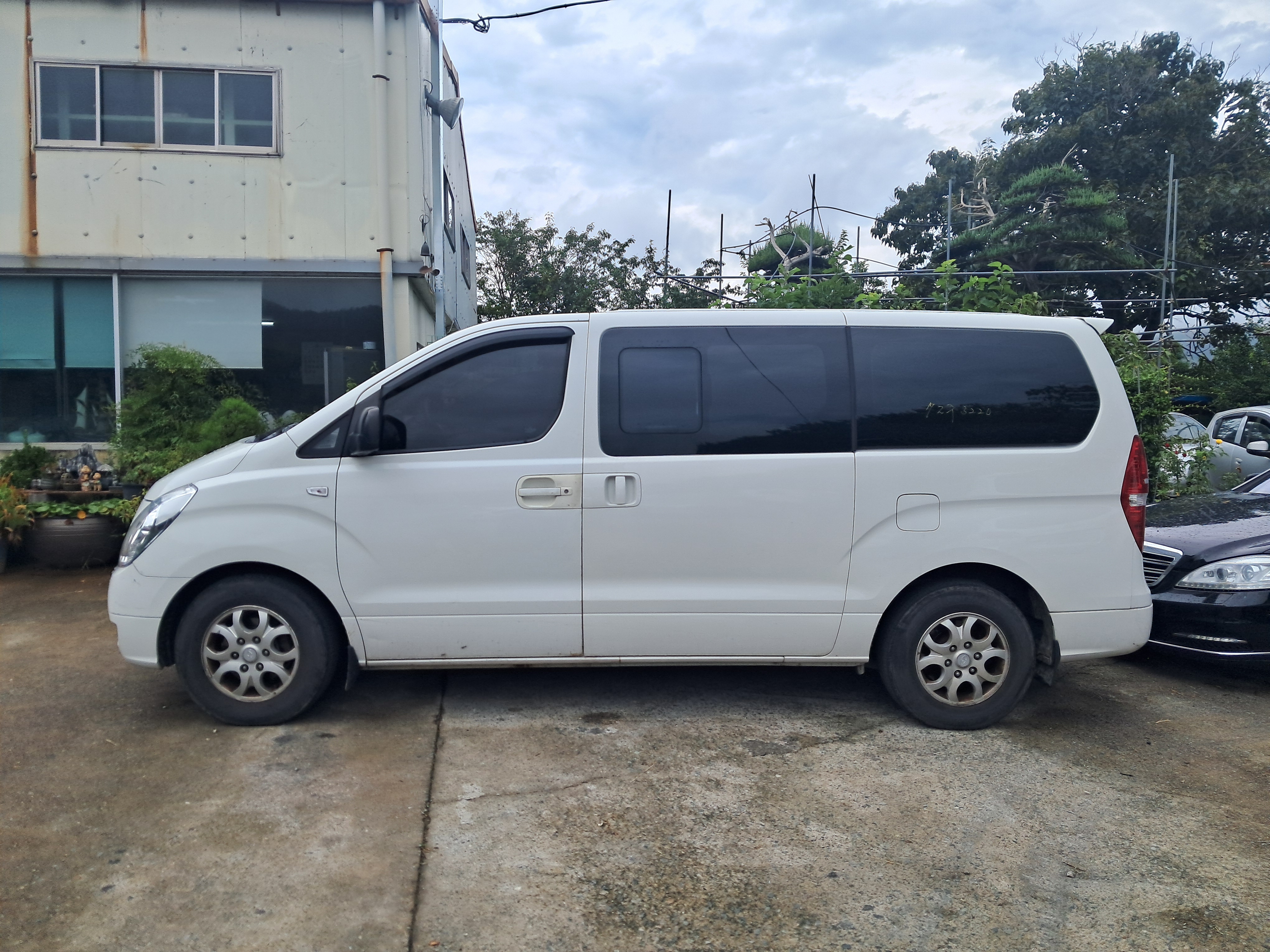 2009 Hyundai Grand Starex