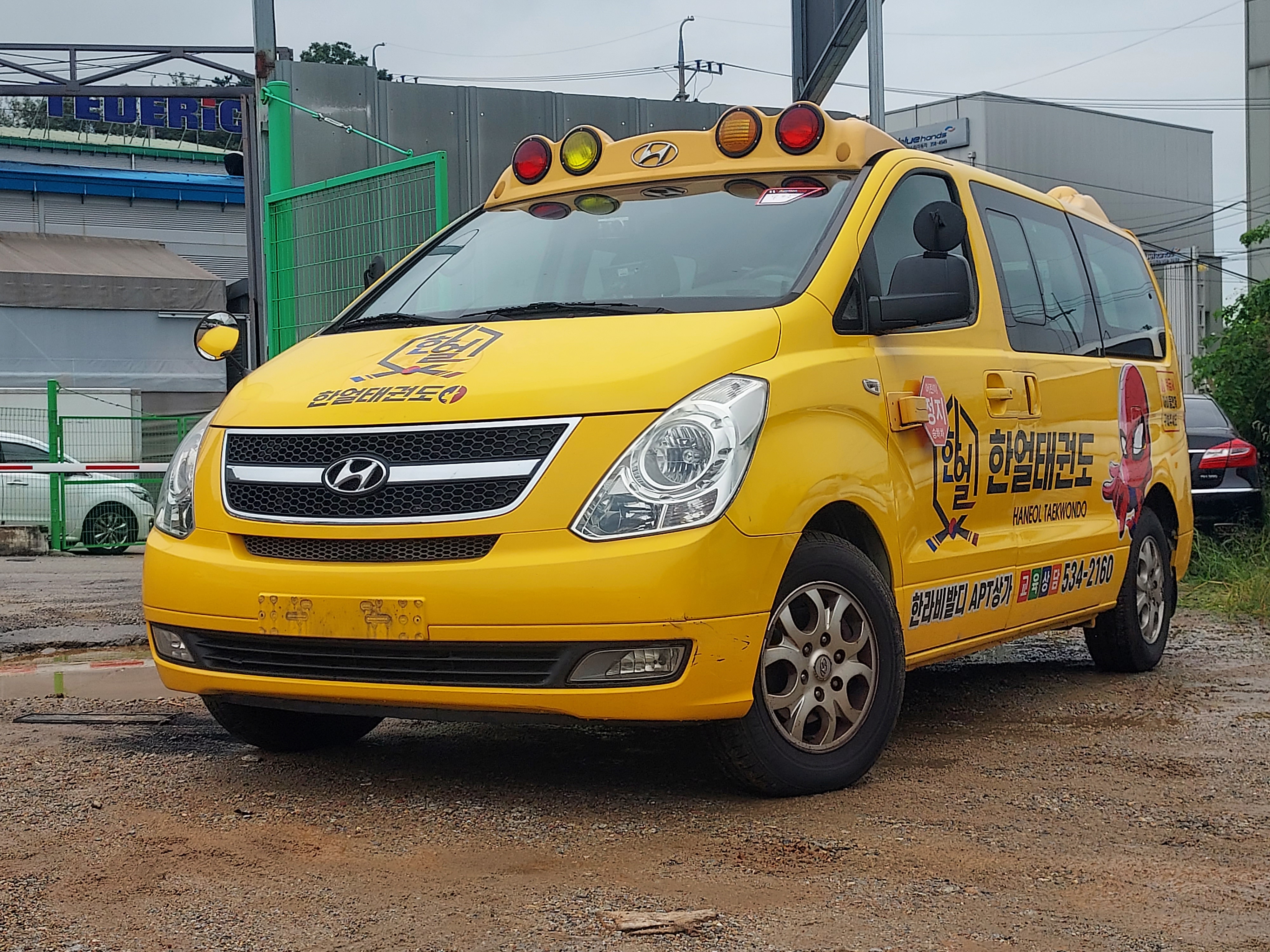 2011 Hyundai Grand Starex