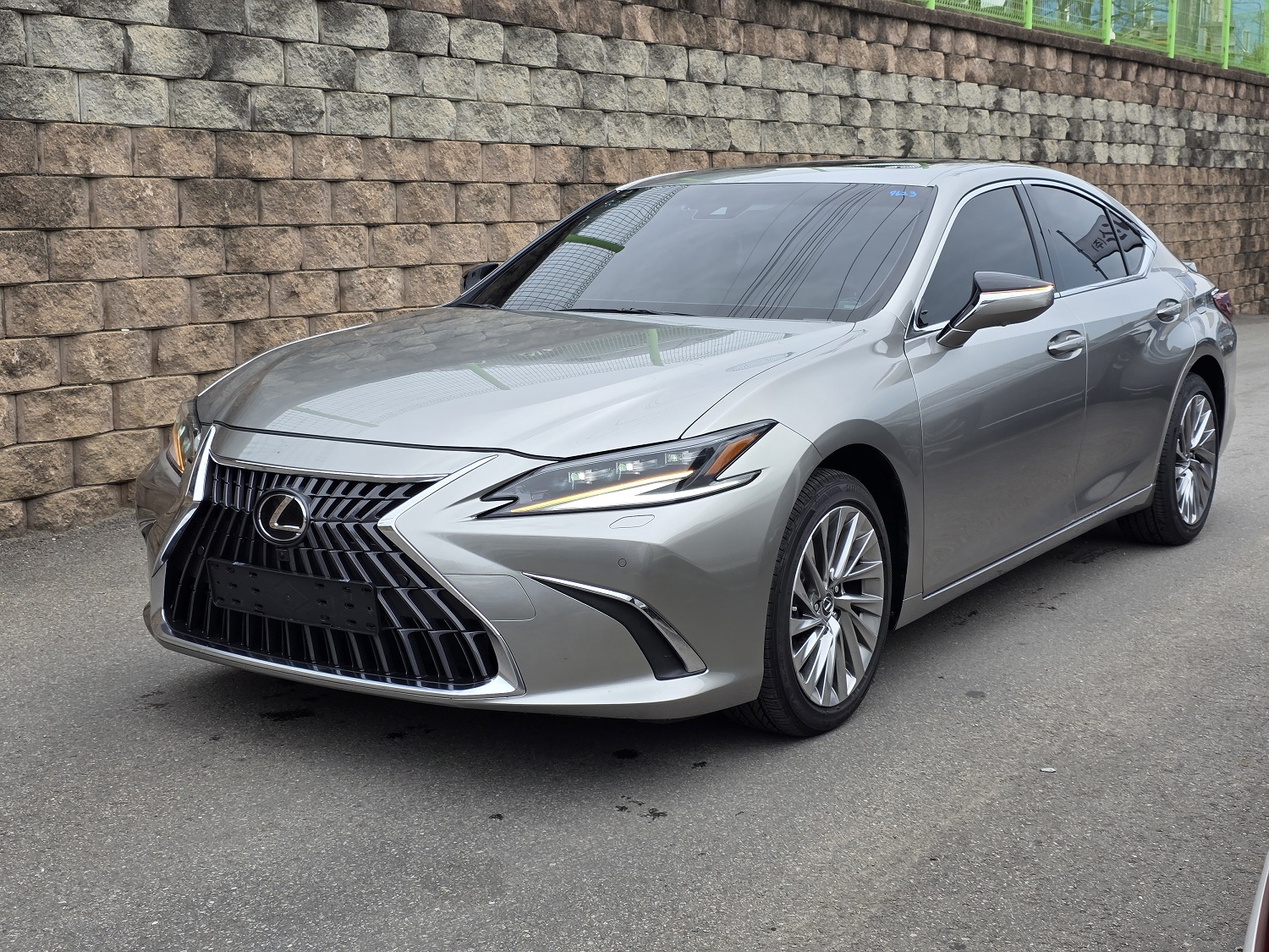 2025 Lexus ES300h 7th Gen