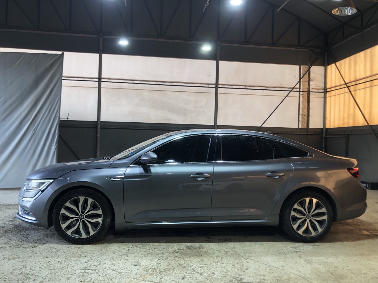 2016 Renault SM6