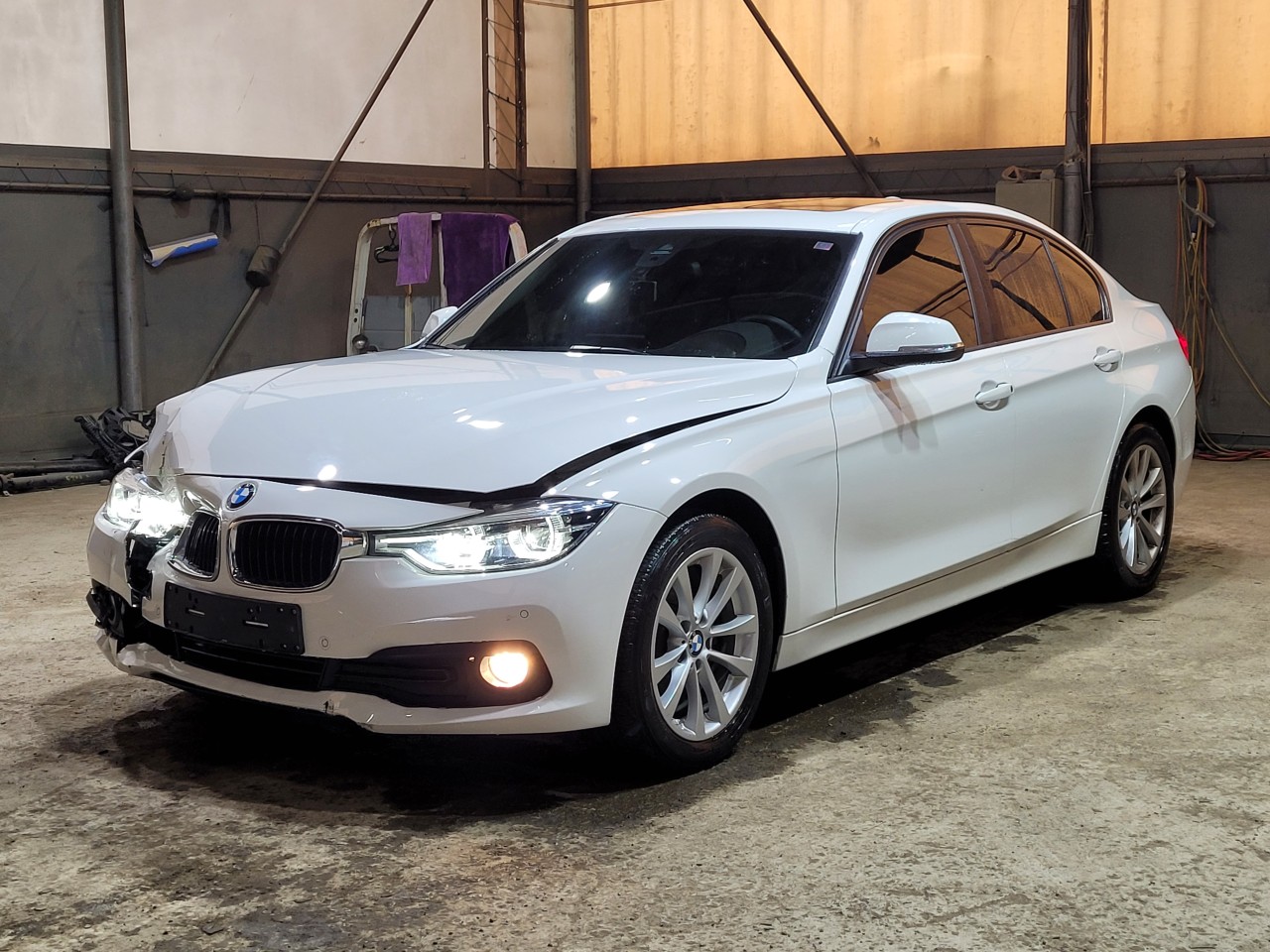 2016 BMW 3 Series (F30)