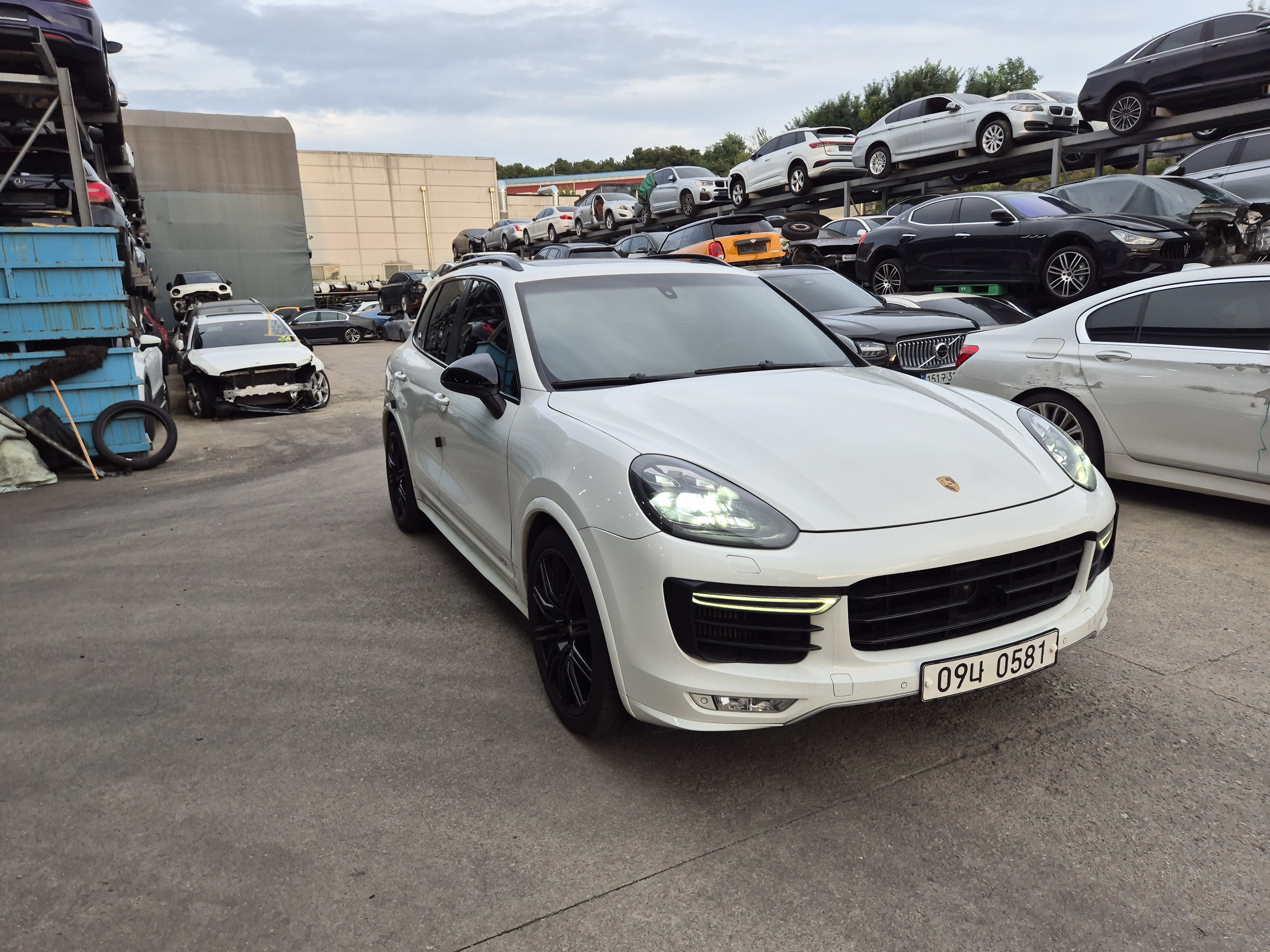 2016 Porsche New Cayenne