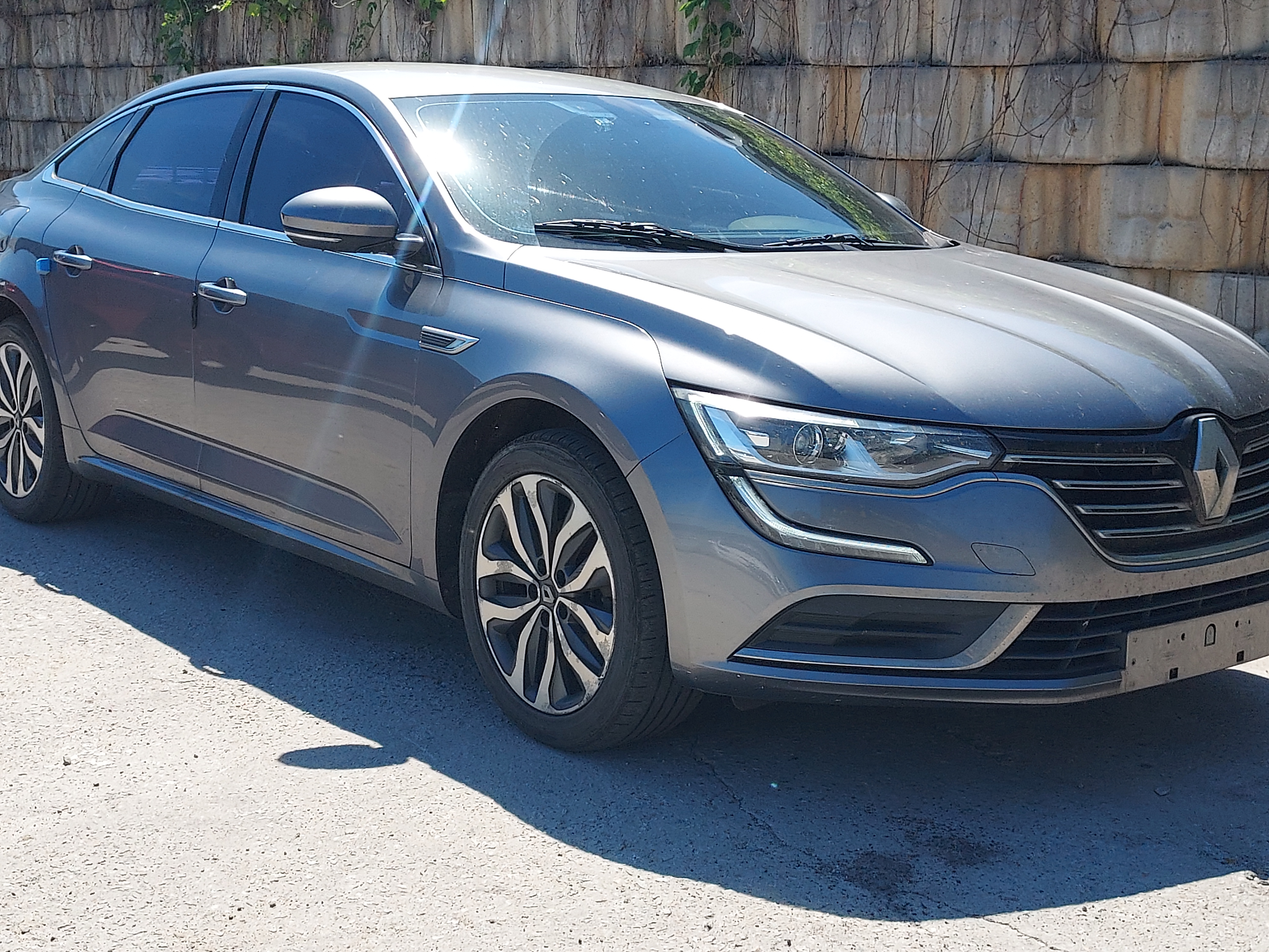 2016 Renault SM6