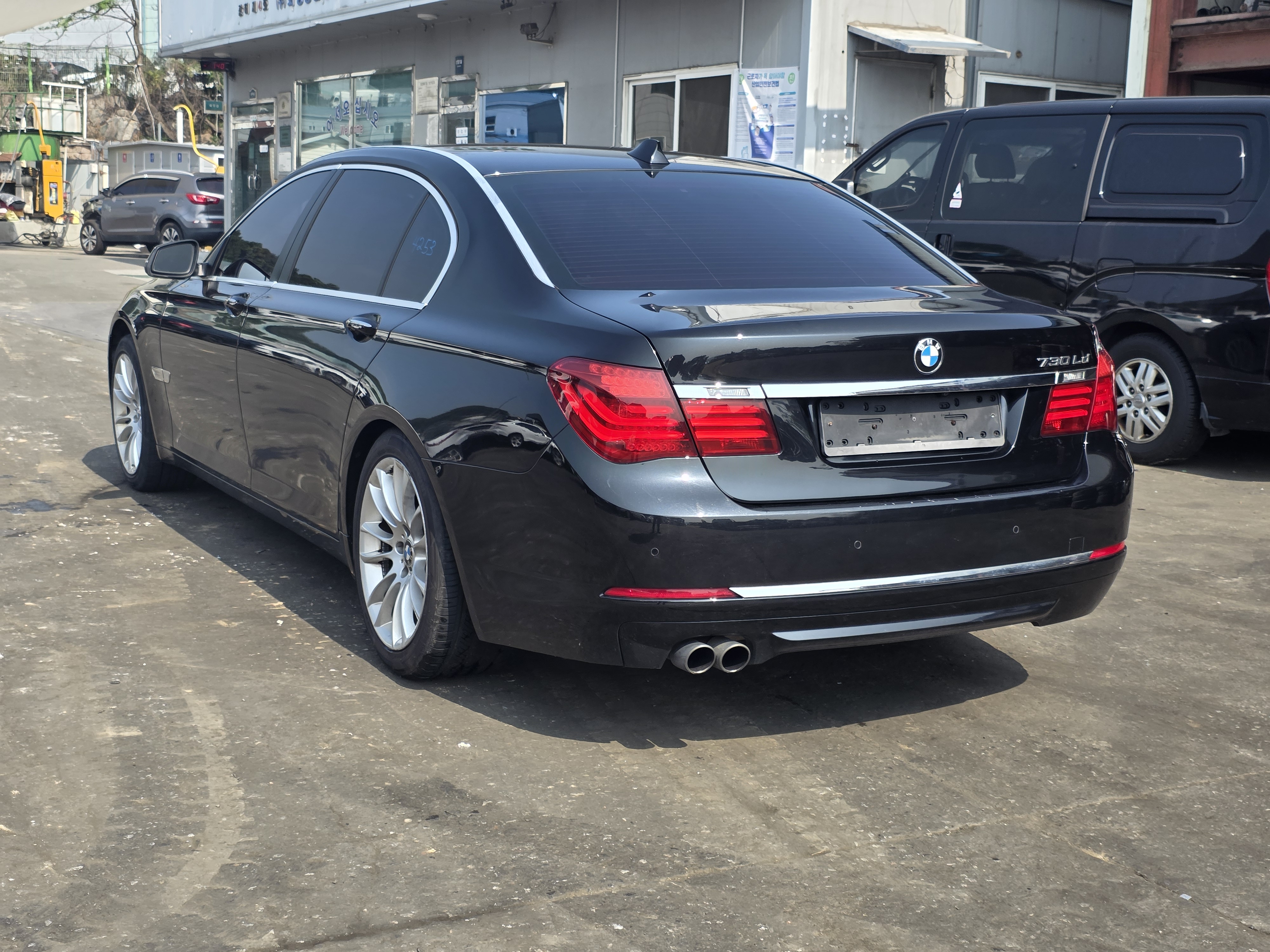 2013 BMW 7 Series (F01)