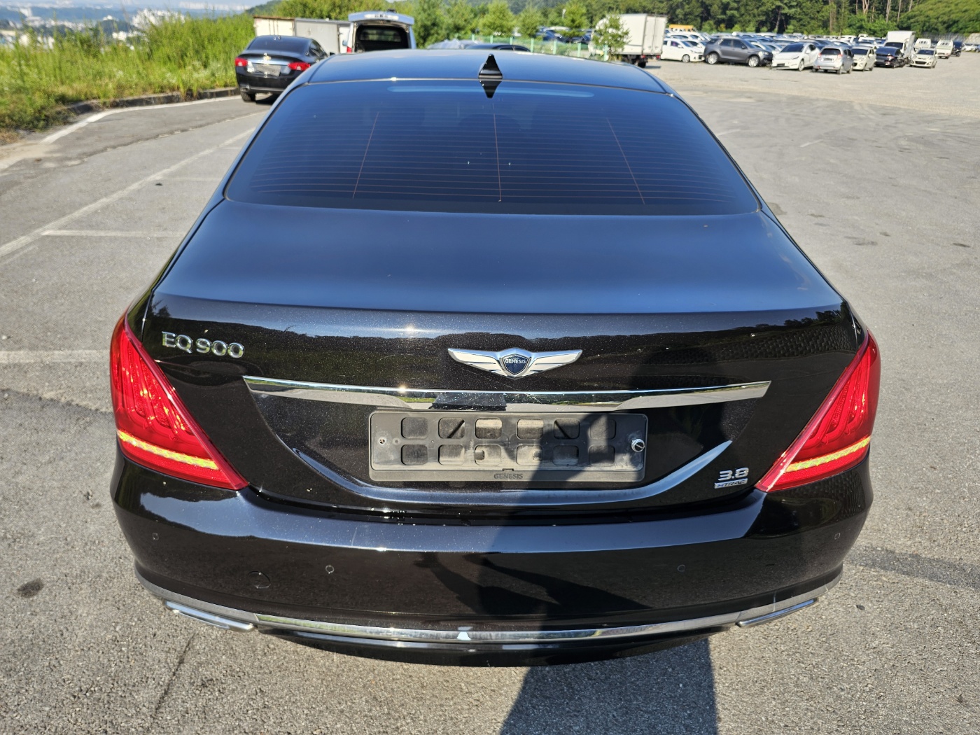 2018 Genesis EQ900