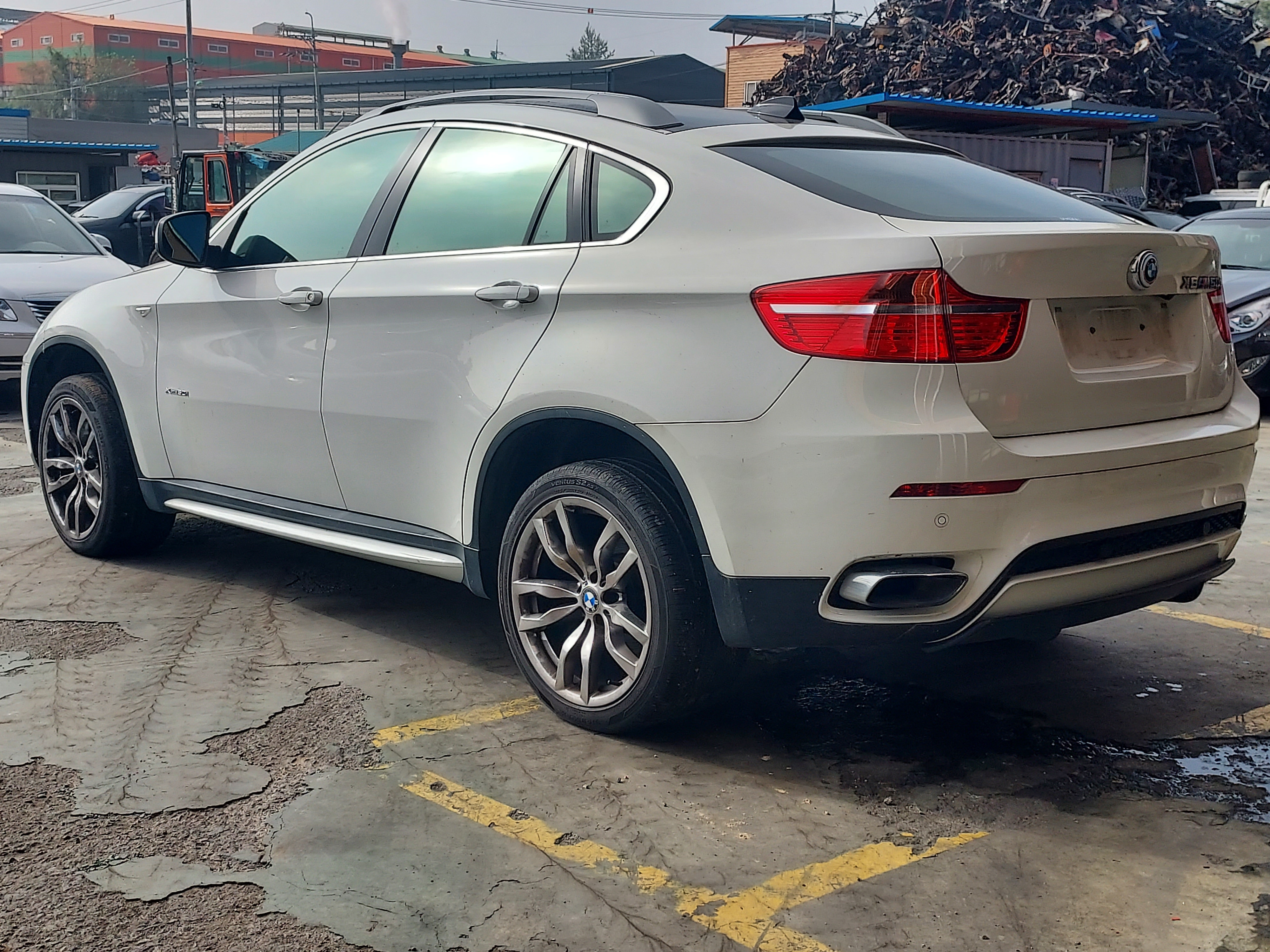 2011 BMW X6 (E71)