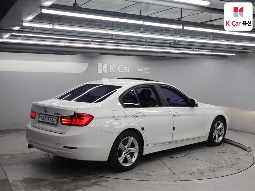 2015 BMW 3 Series (F30)
