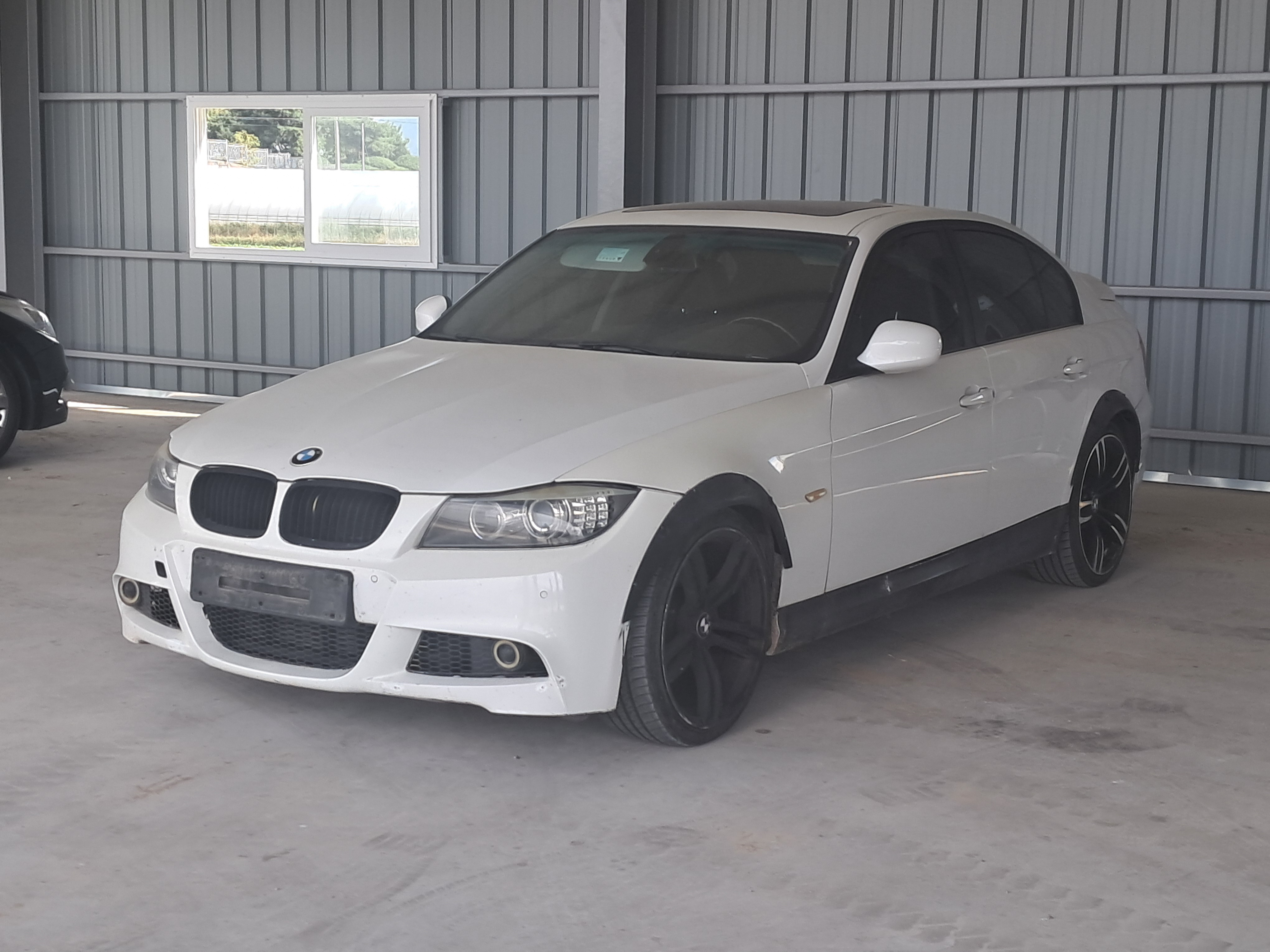 2011 BMW 3 Series (E90)