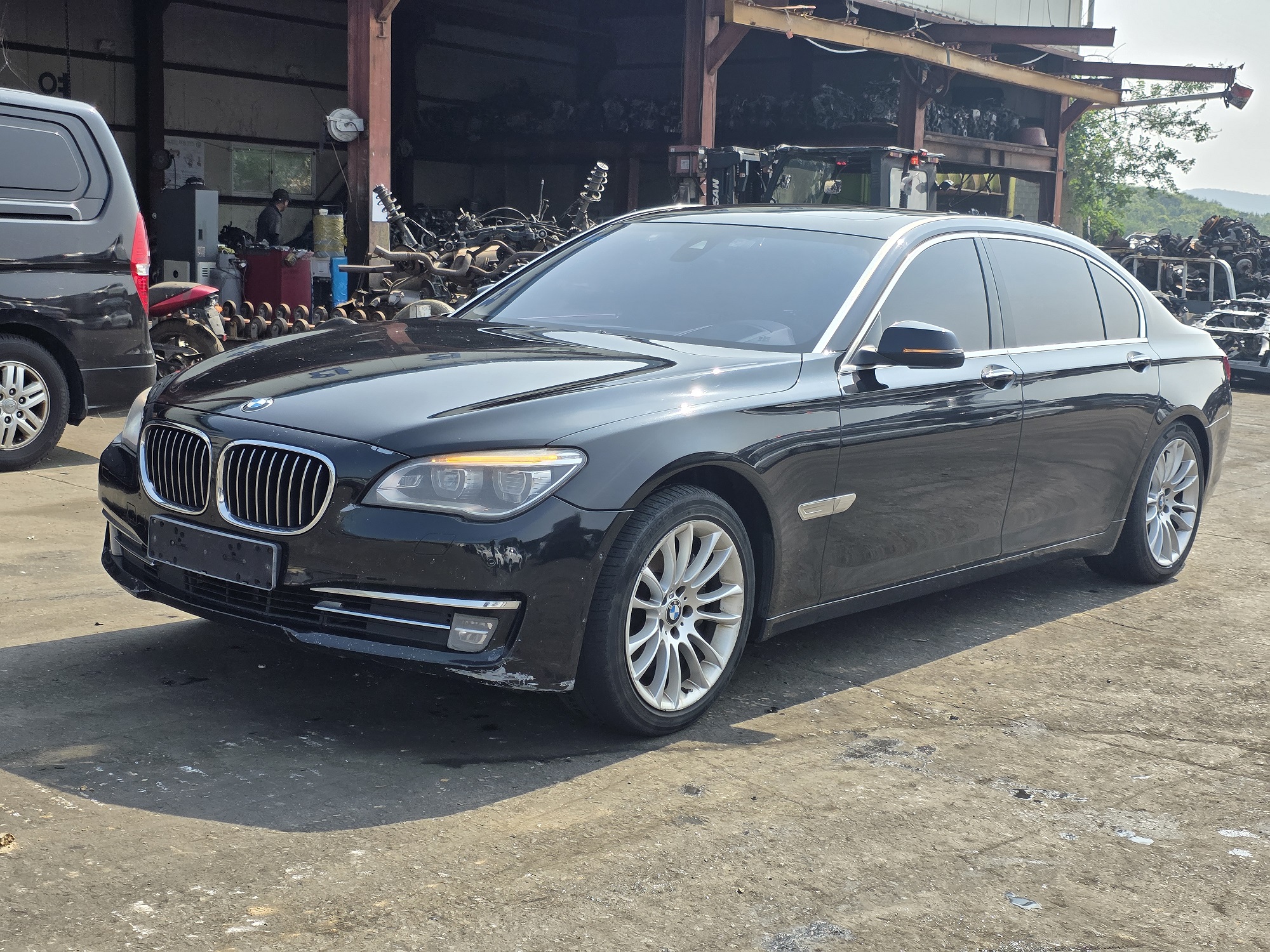 2013 BMW 7 Series (F01)