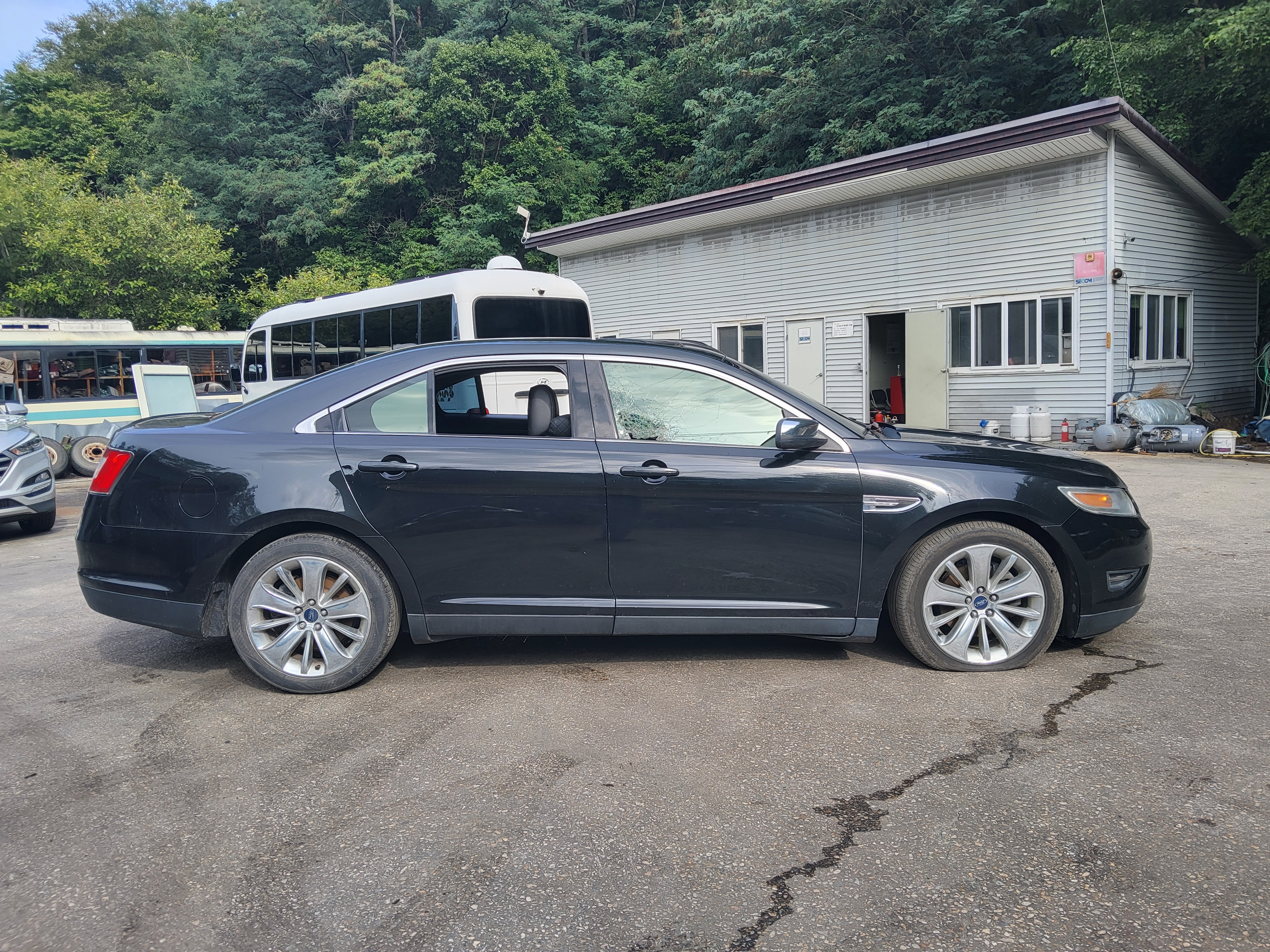 2010 Ford New Taurus