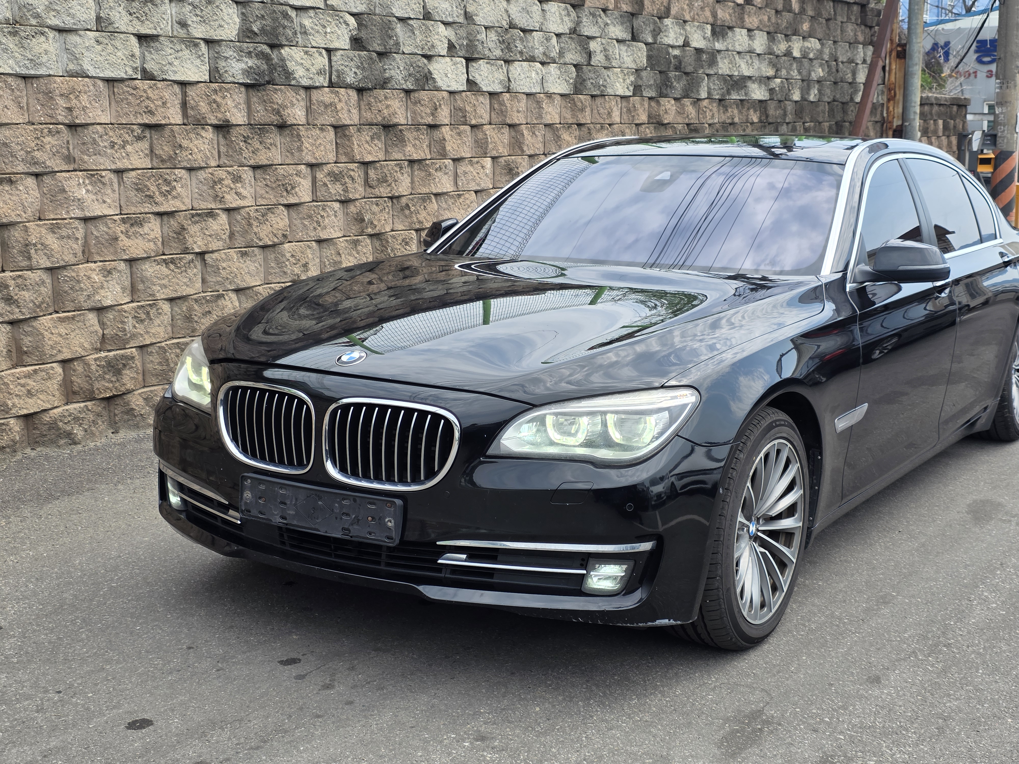 2013 BMW 7 Series (F01)