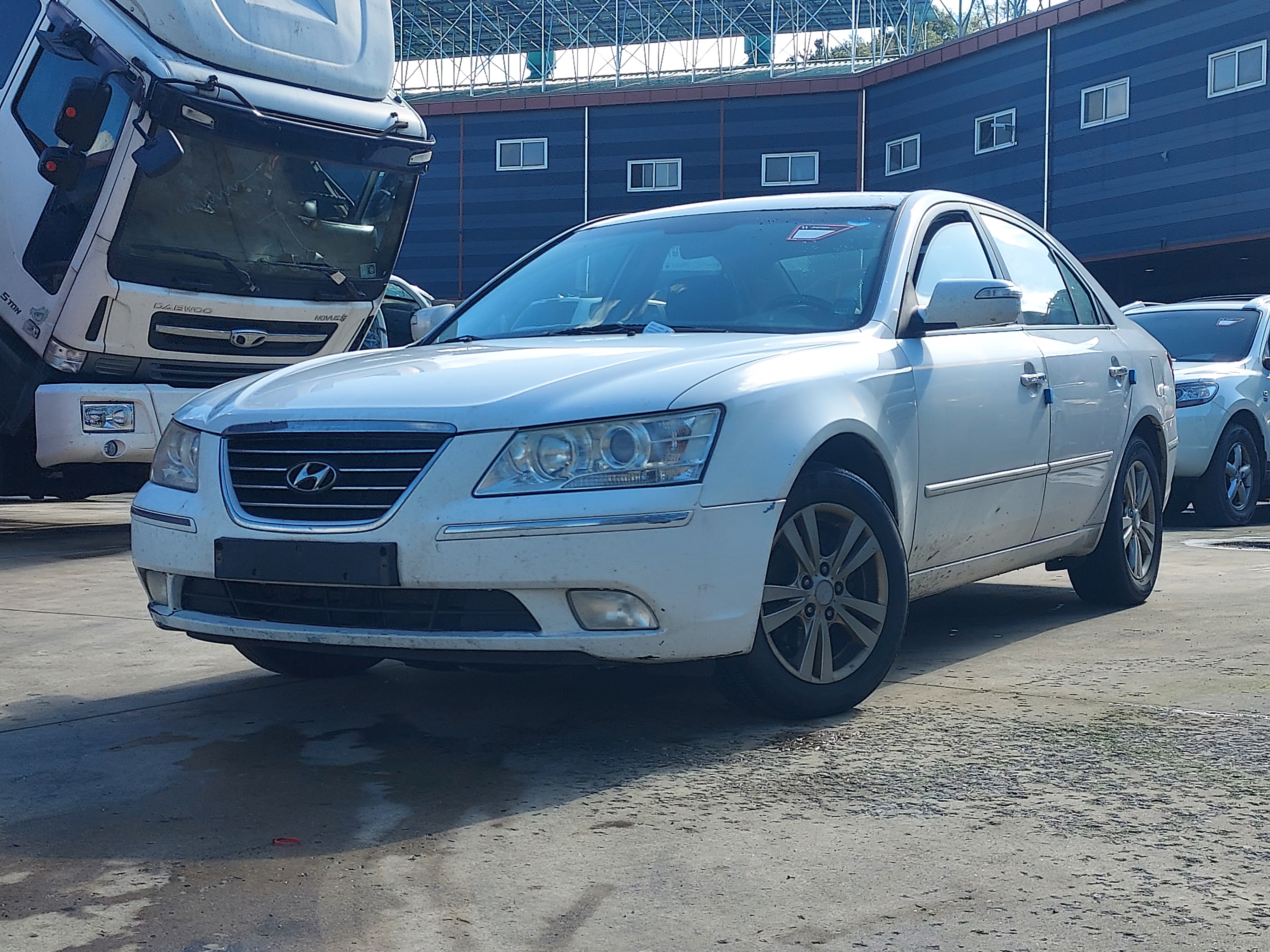 2009 Hyundai NF Sonata Transform